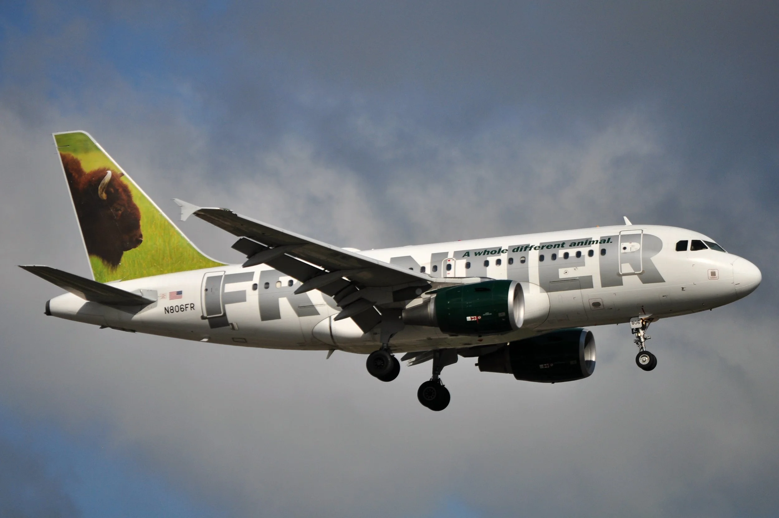 N806FR A319 BISON MDW 4R