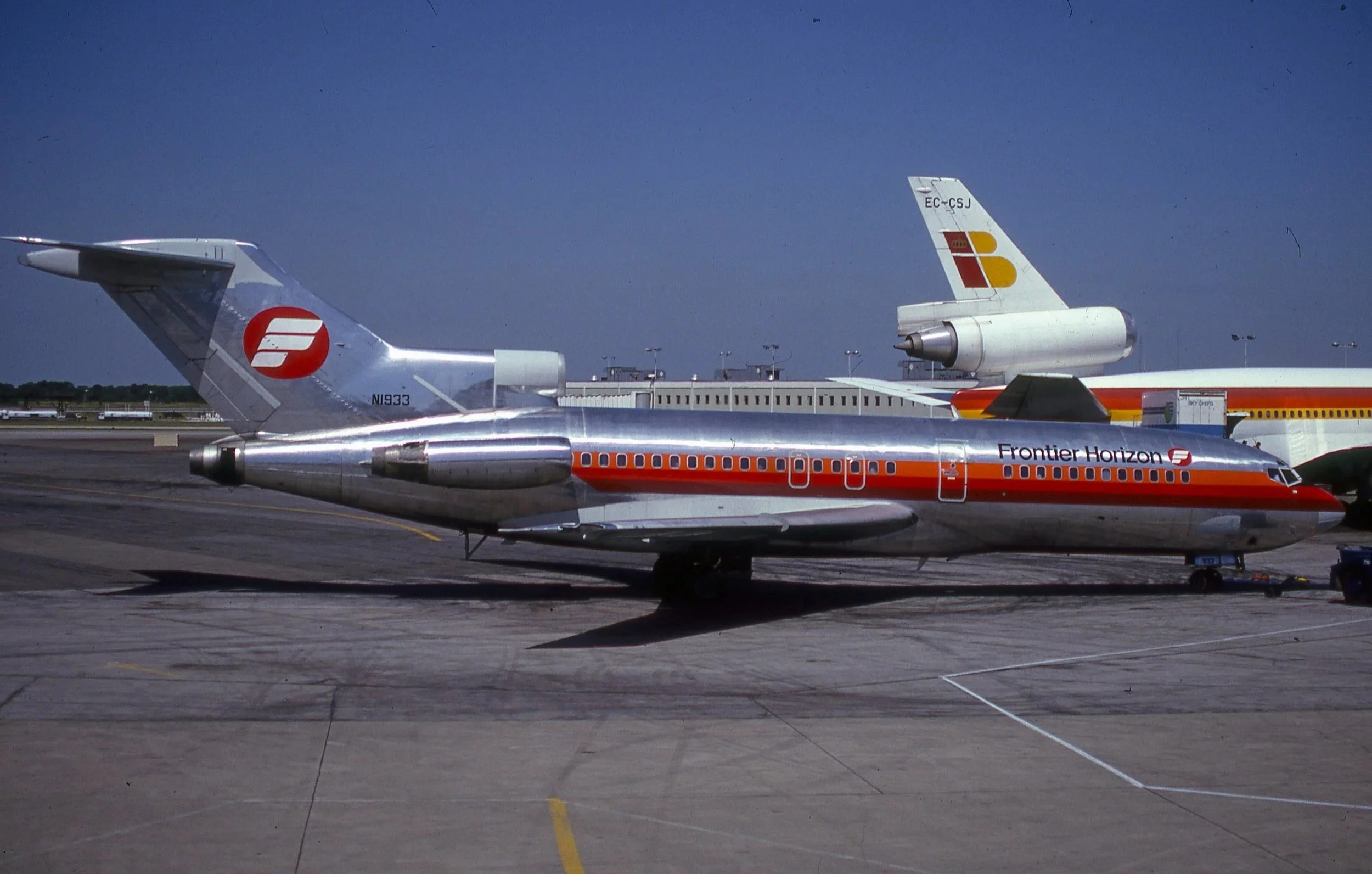 N1933 B.727-100 FRONTIER HORIZON ORD