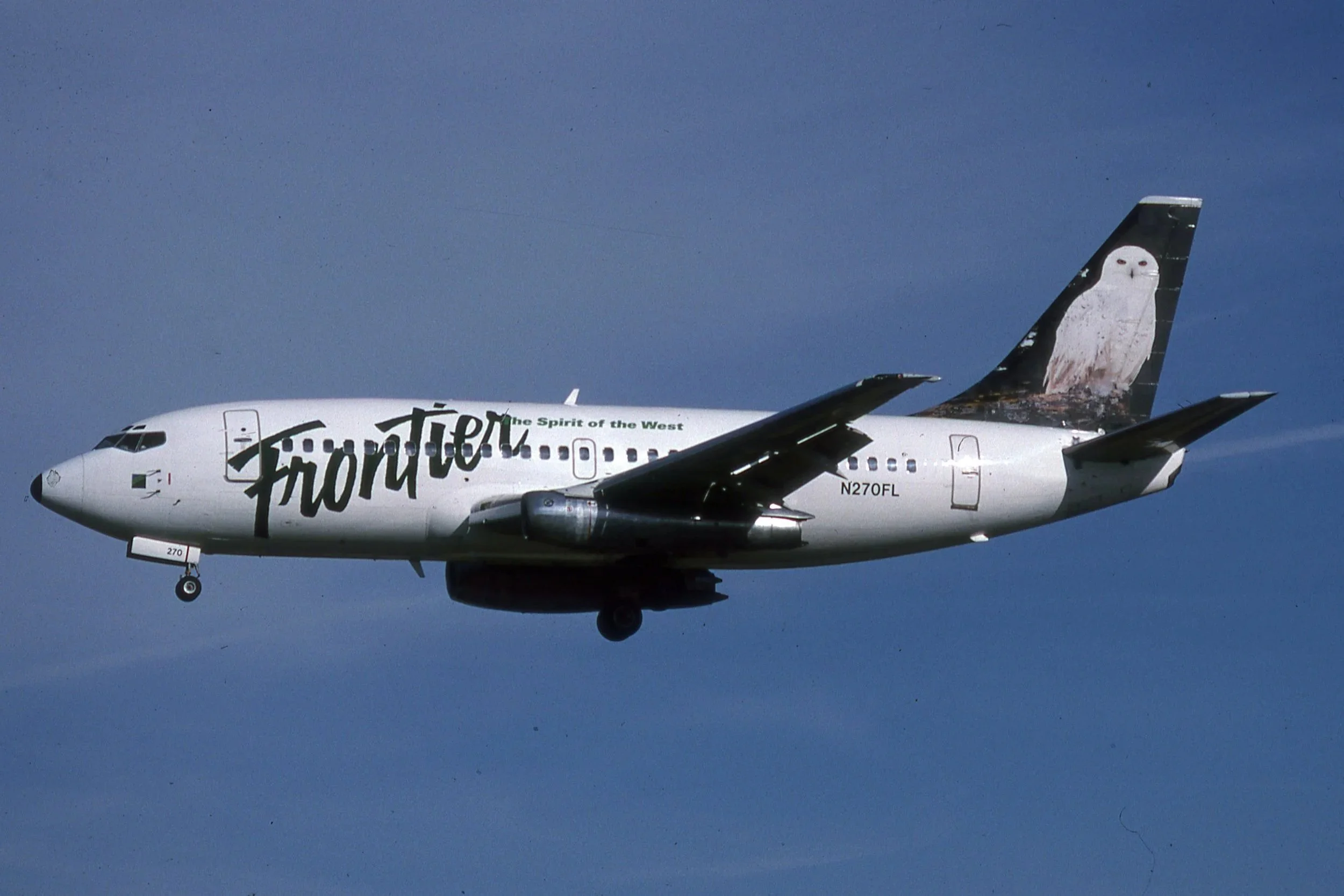 N270FL B737-200 SNOW OWL MDW