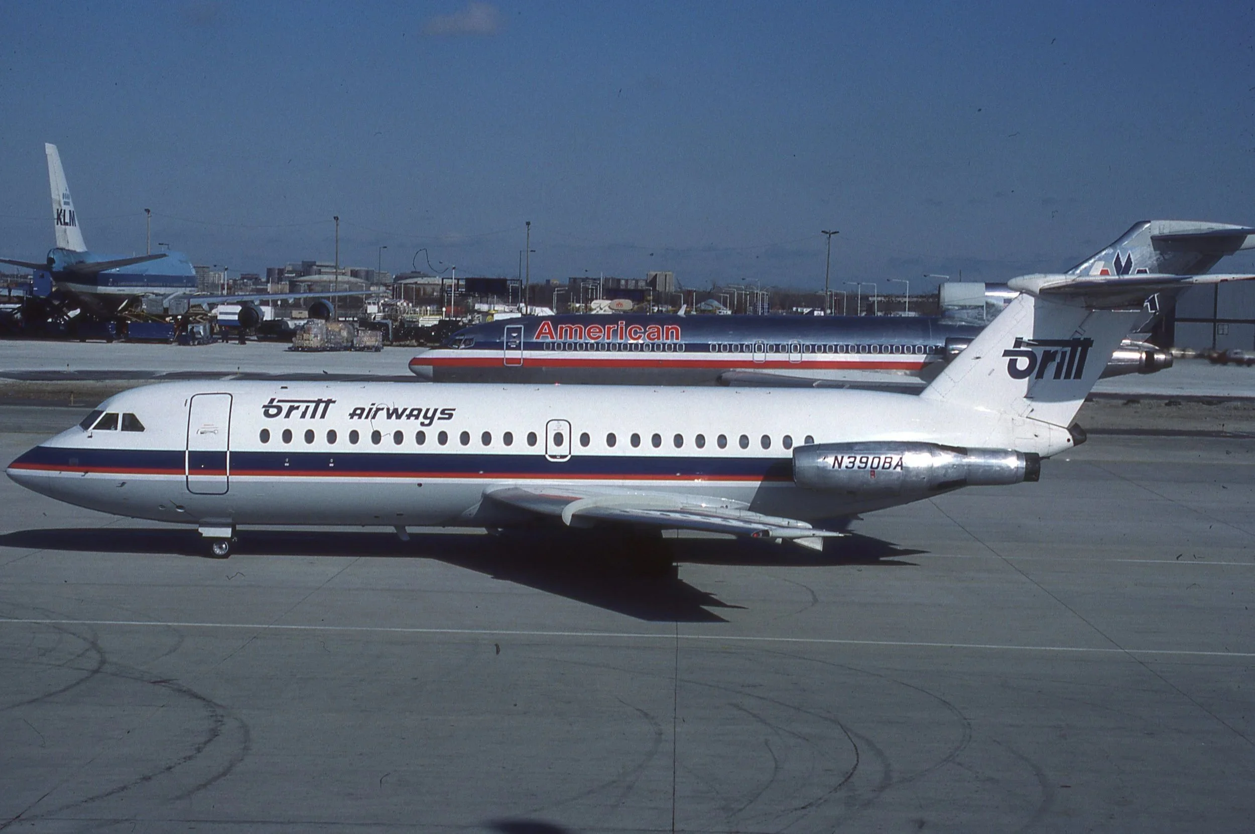 N390BA BAC-111 BRITT AIRWAY ORD