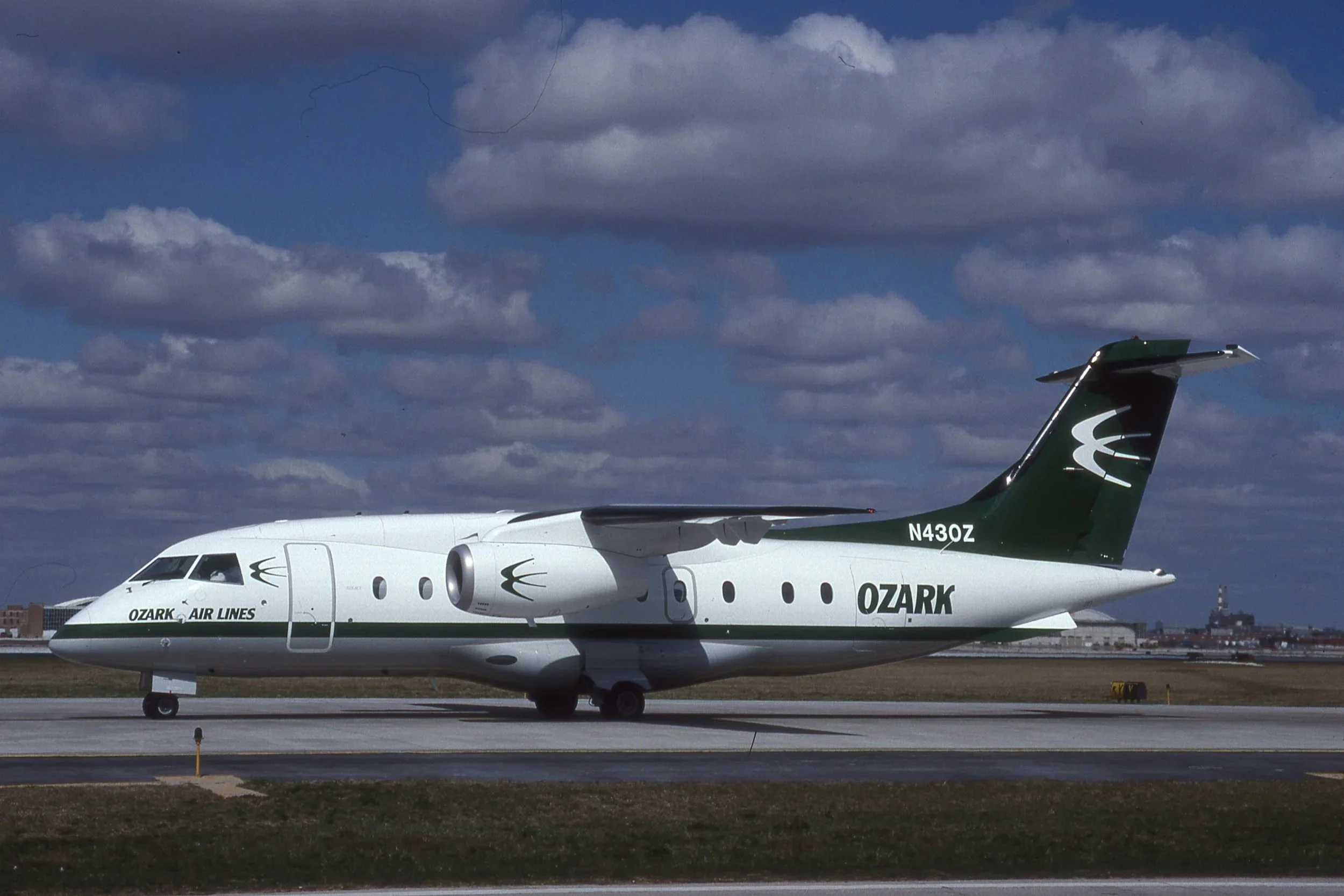 N430Z DORNIER 328J OZARK AIRLINES MDW