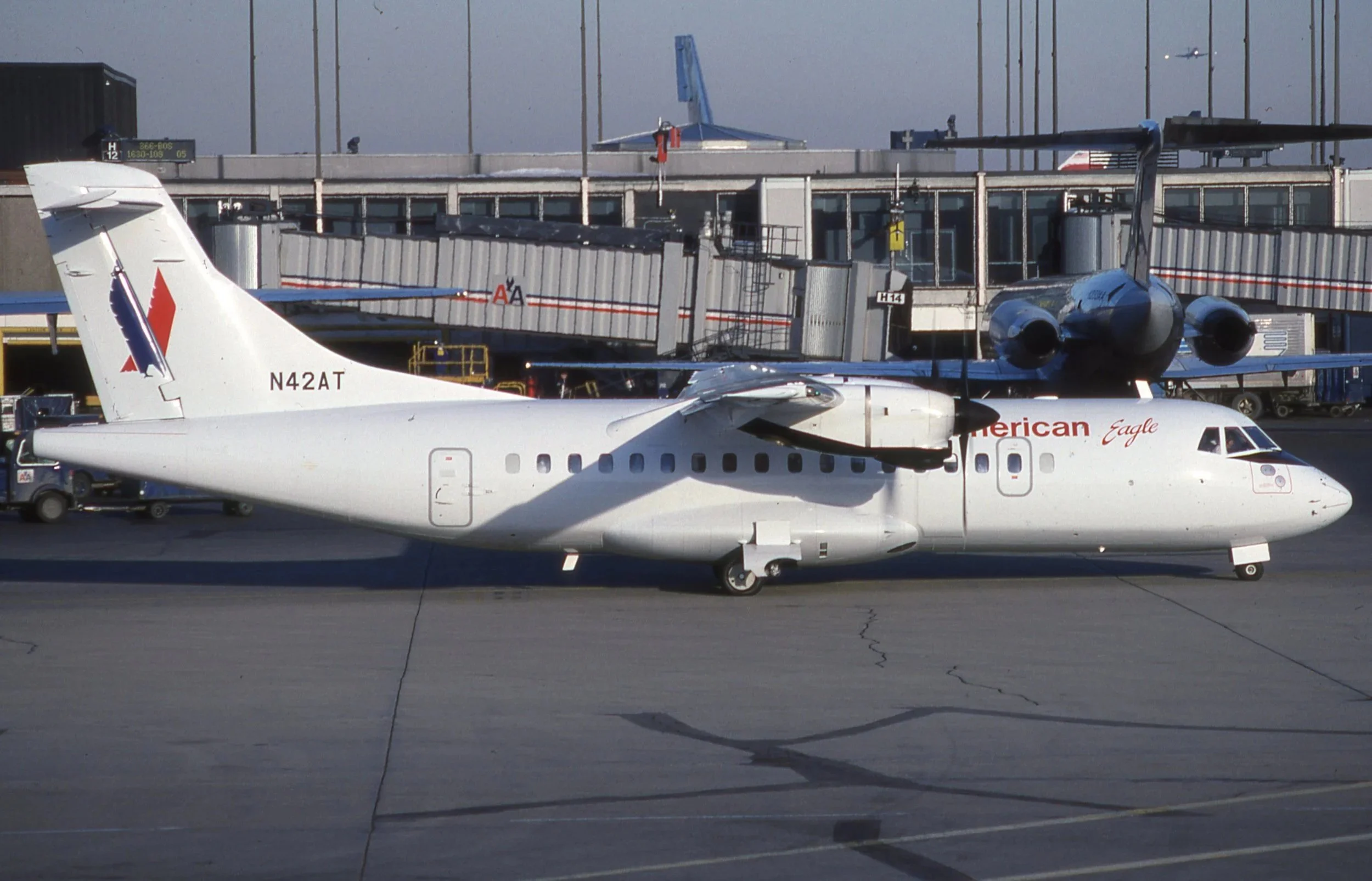 N42AT ATR30 AMERICAN EAGLE ORD