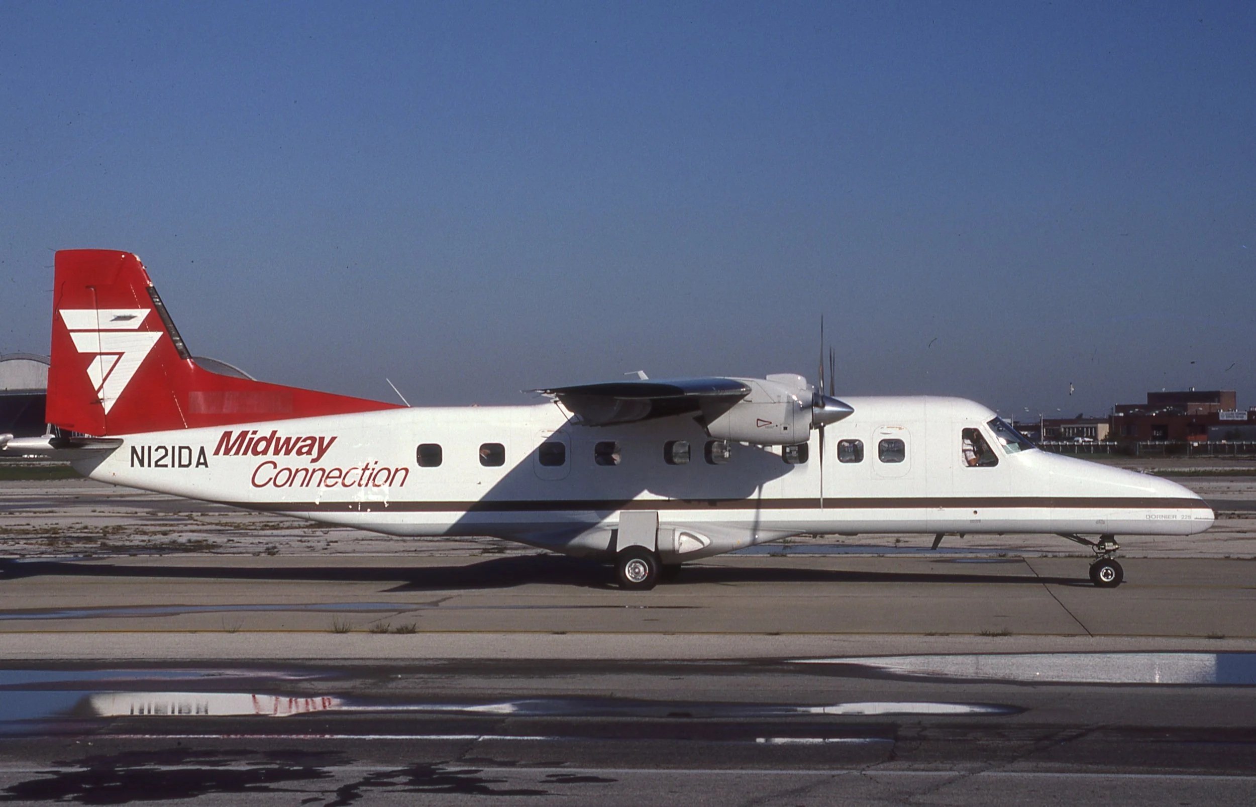 N121DA
DORNIER MIDWAY CONNECTION MDW
