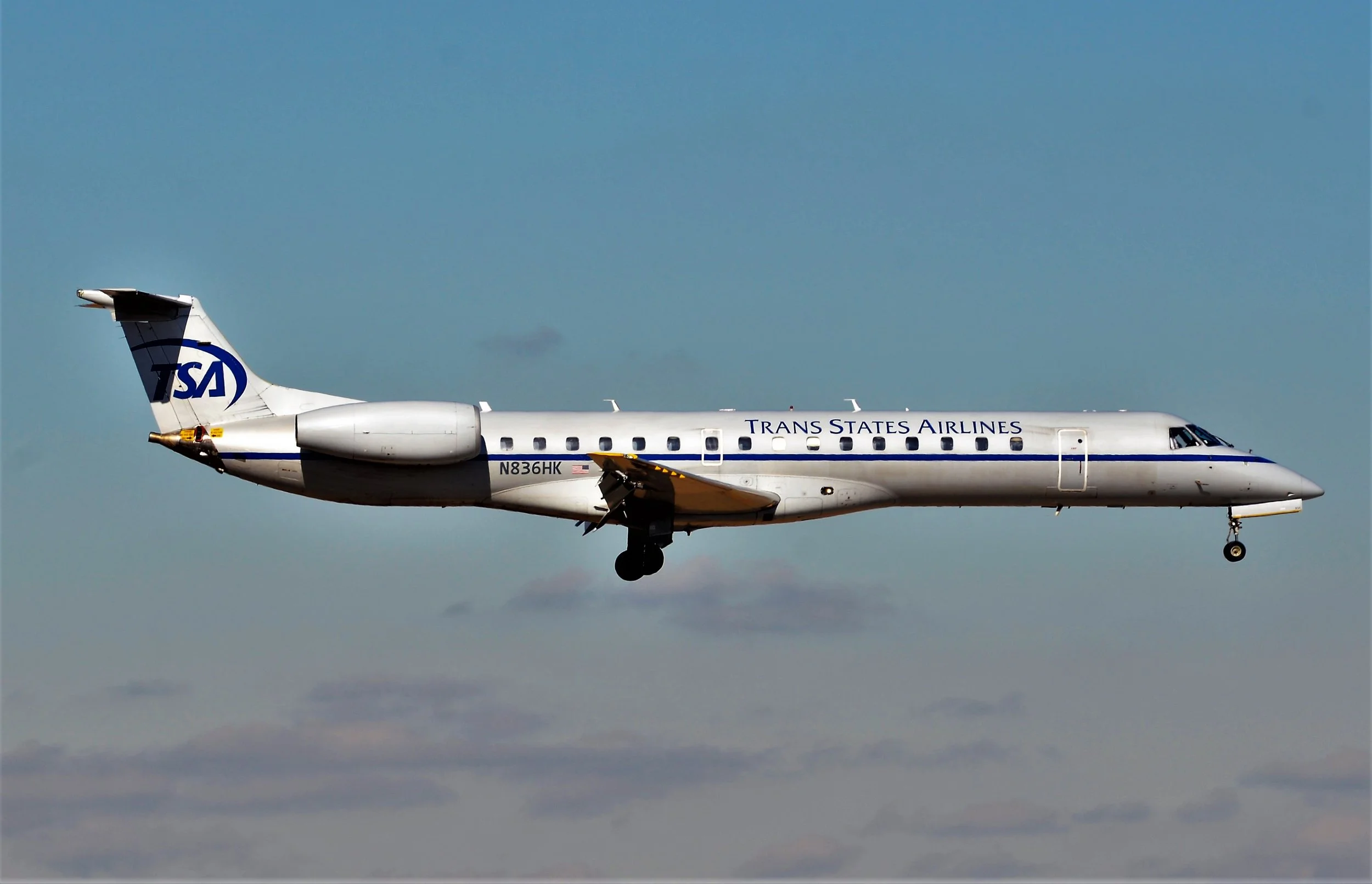 N836HK TRANS STATE AIRLINES EMB.145 10C