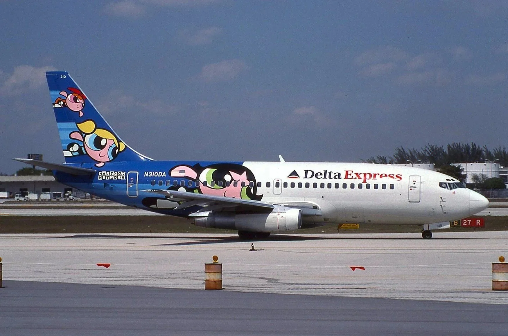 N310DA DELTA EXPRESS B737-200 CARTOON NETWORK FLL