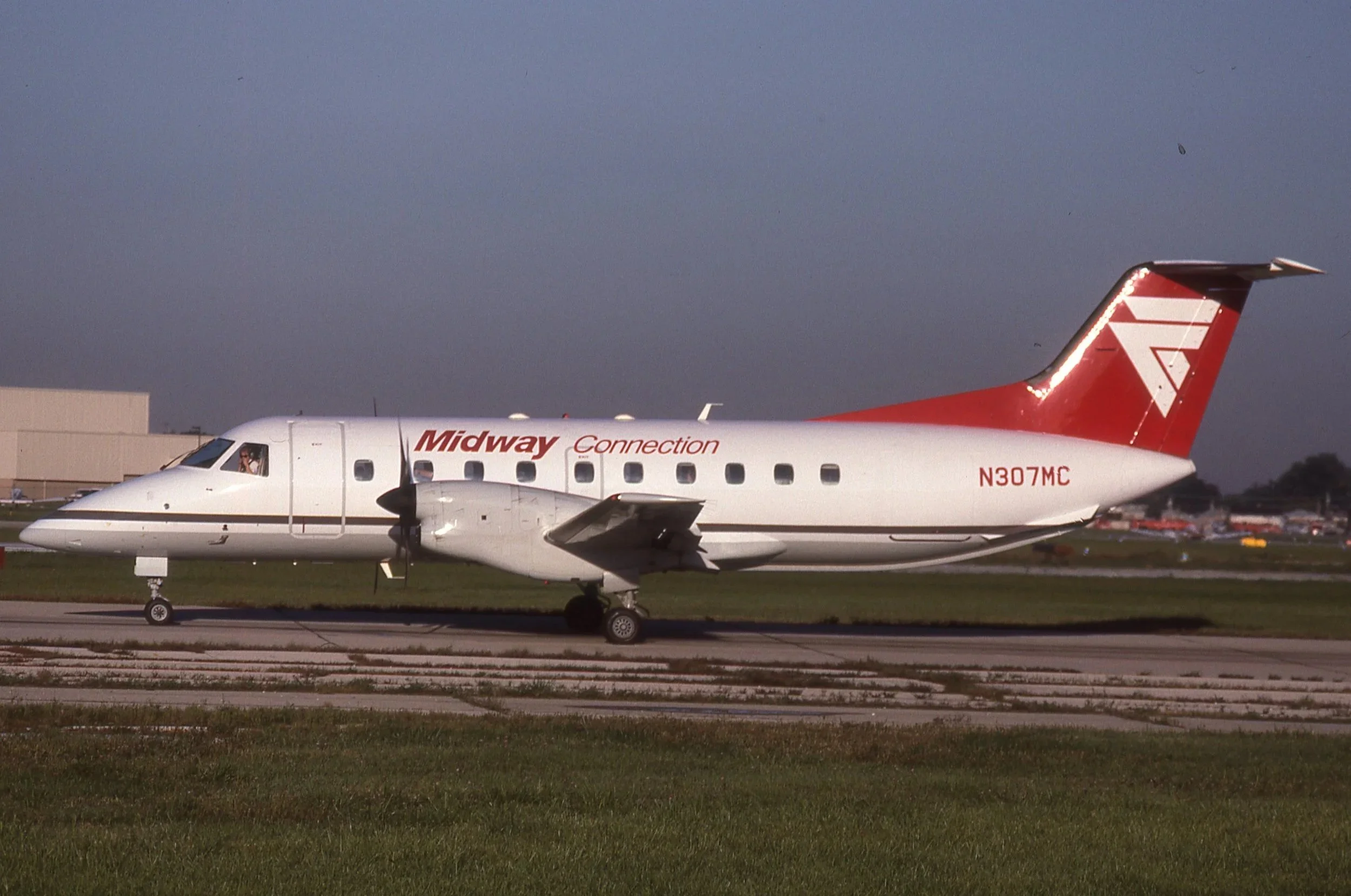 N407MC EMB120 MIDWAY CONNECTION MDW