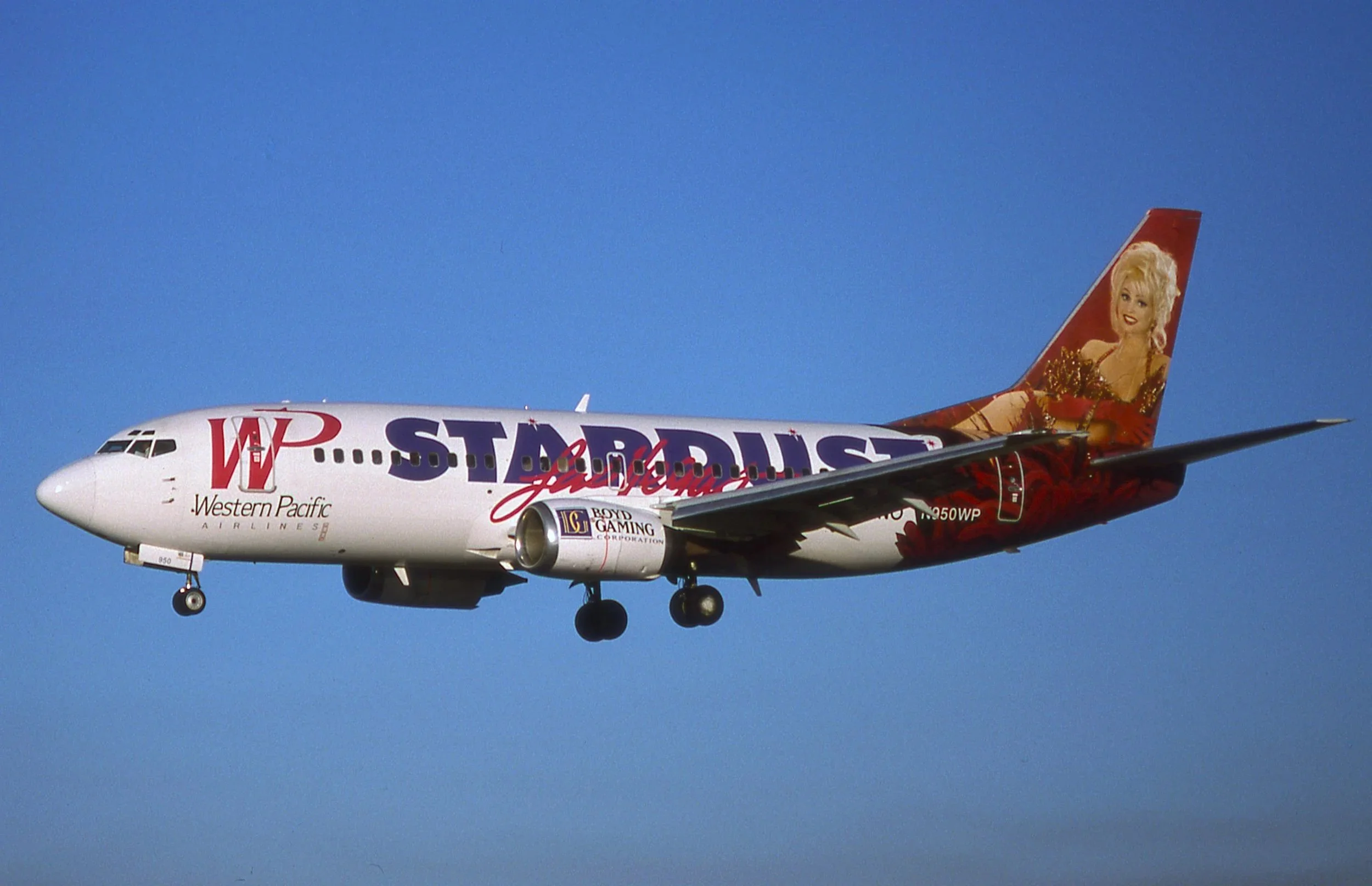 N950WP B737 WEST PAC STARDUST COLORS MDW 4R