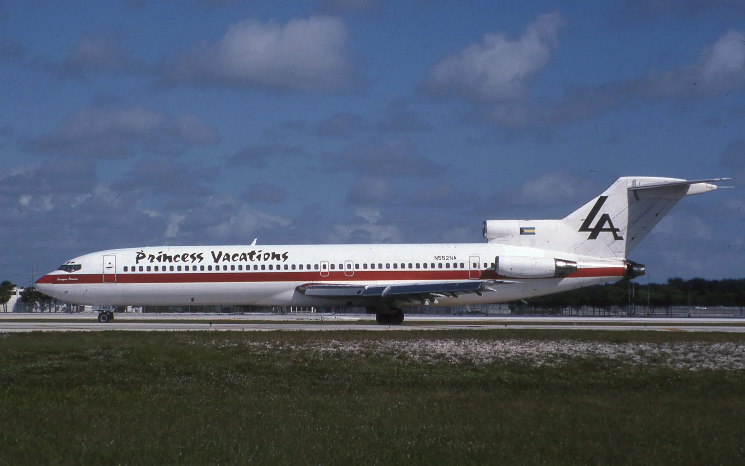 N352NA B.727-200 PRINCESS VACATION FLL