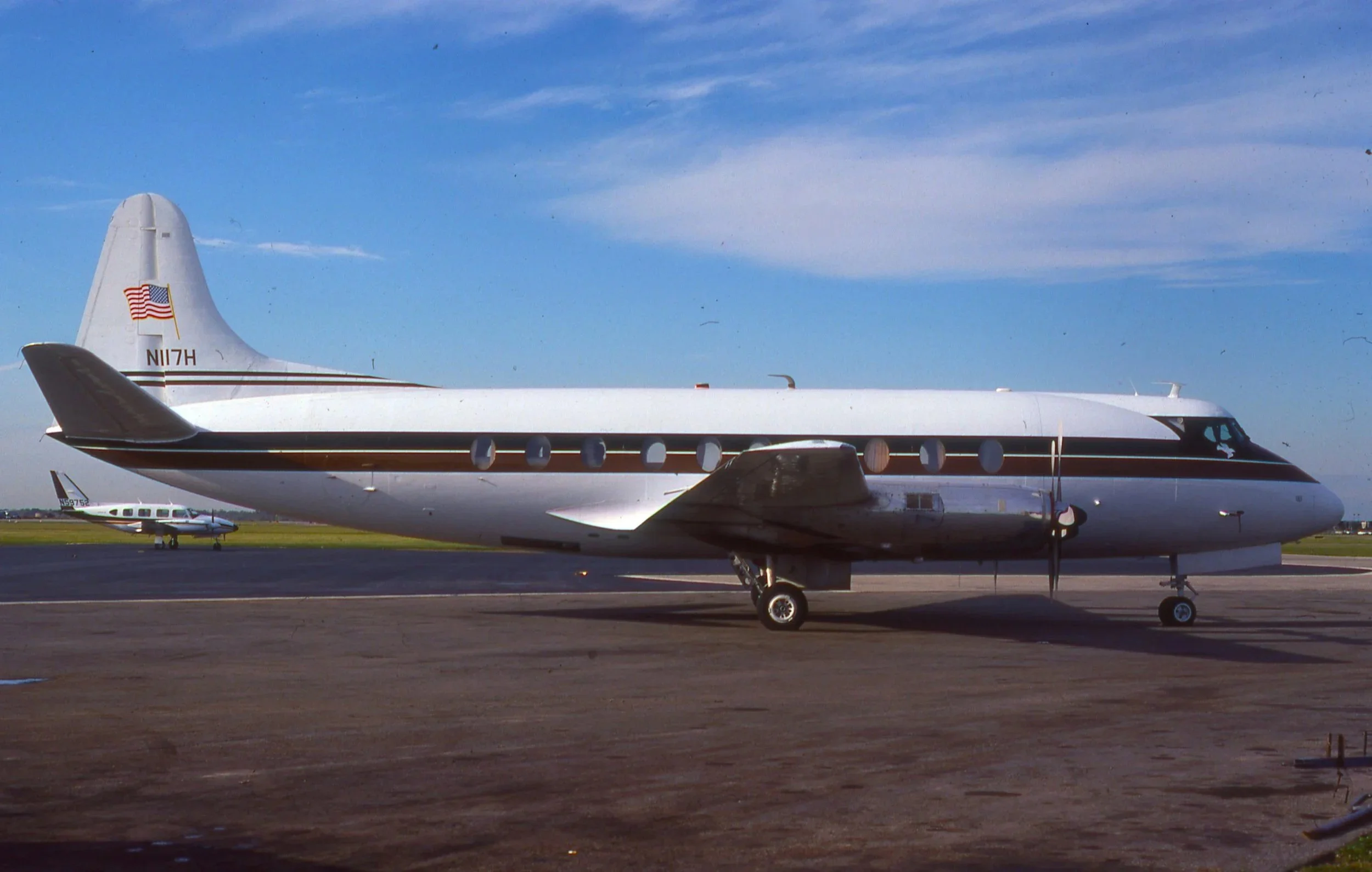 N117H VISCOUNT 700 DTW