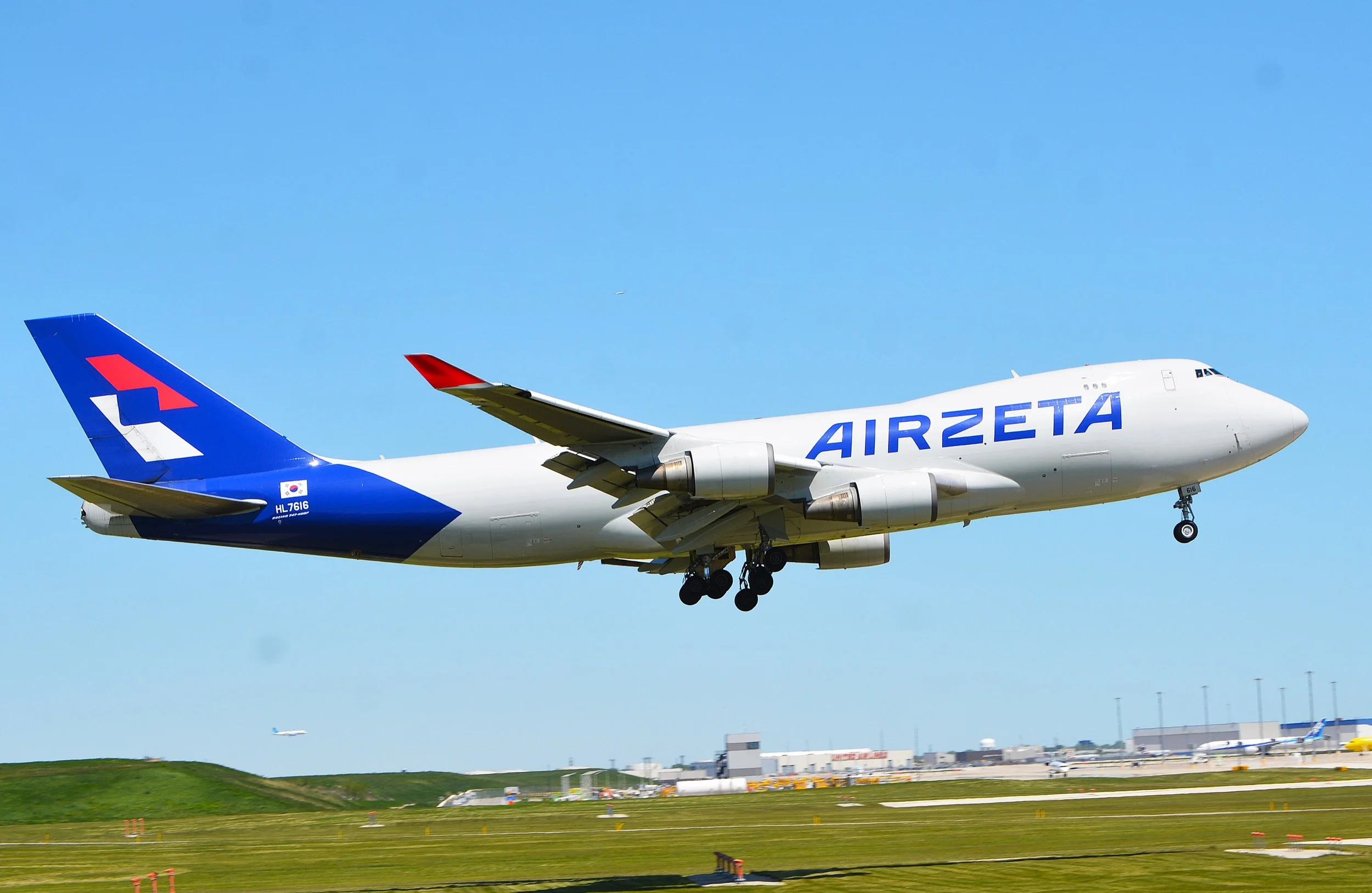 HL-7617 B747-400F AIRZETA ORD 10C

