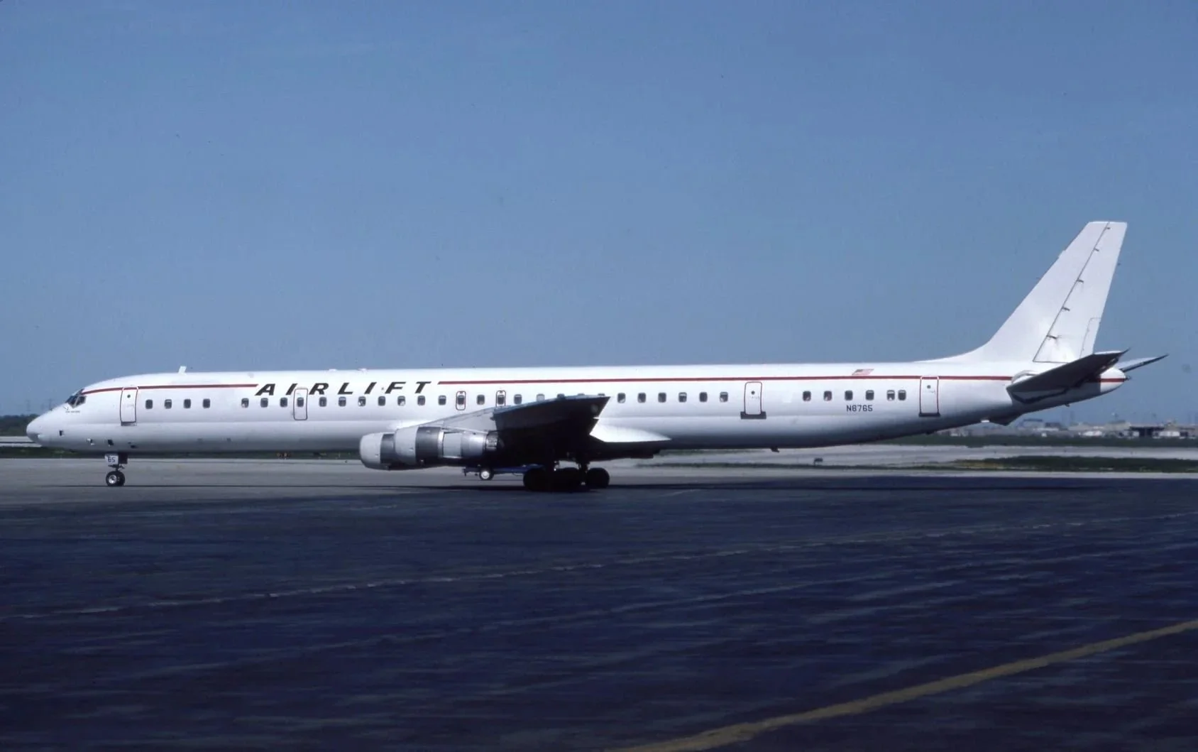 N8765 DC-8-61 AIRLIFT-CAPITAL COLORS ORD