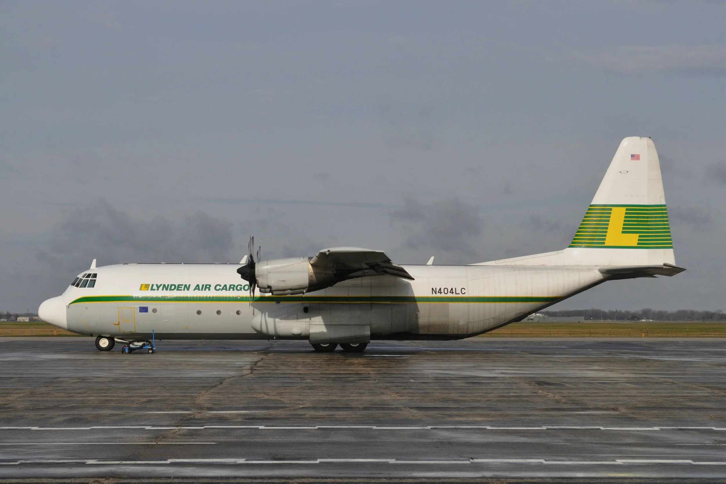 N404LC HER LYNDEN AIRCARGO YIP
