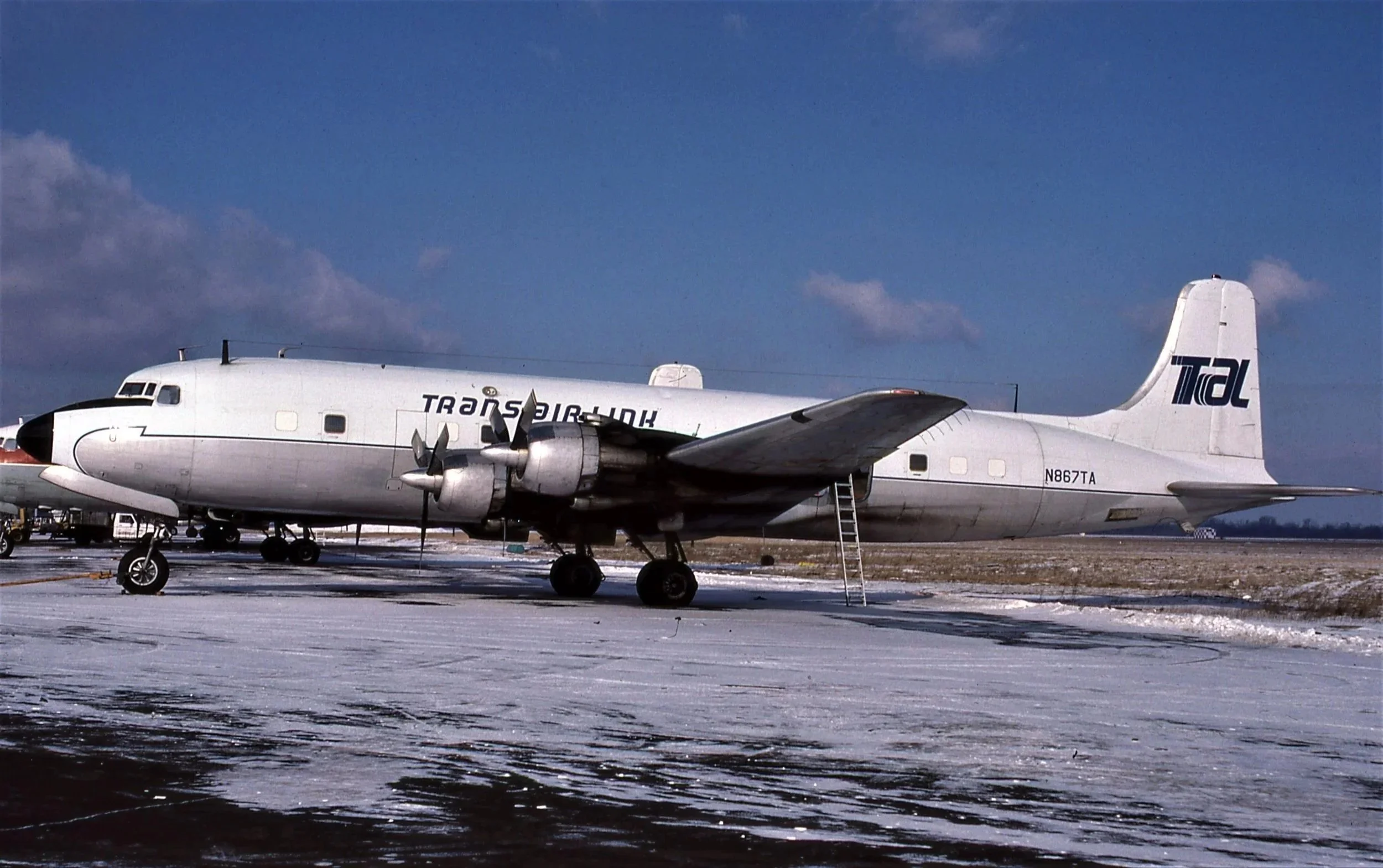 N867TA DC-6 TRANS AIRLINK ZANTOP RAMP YIP