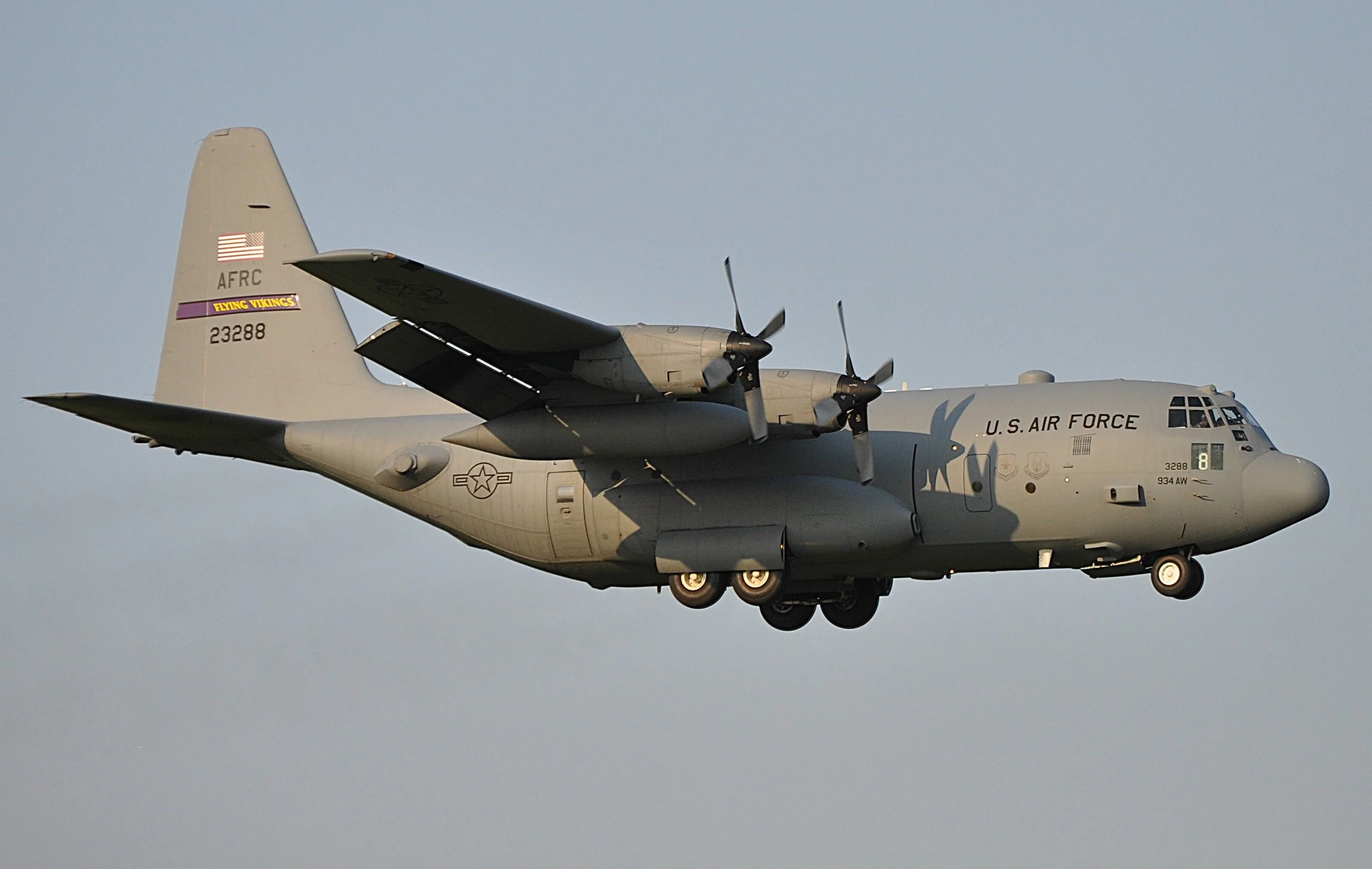 C-130 23288 FLYING VIKINGS MKE