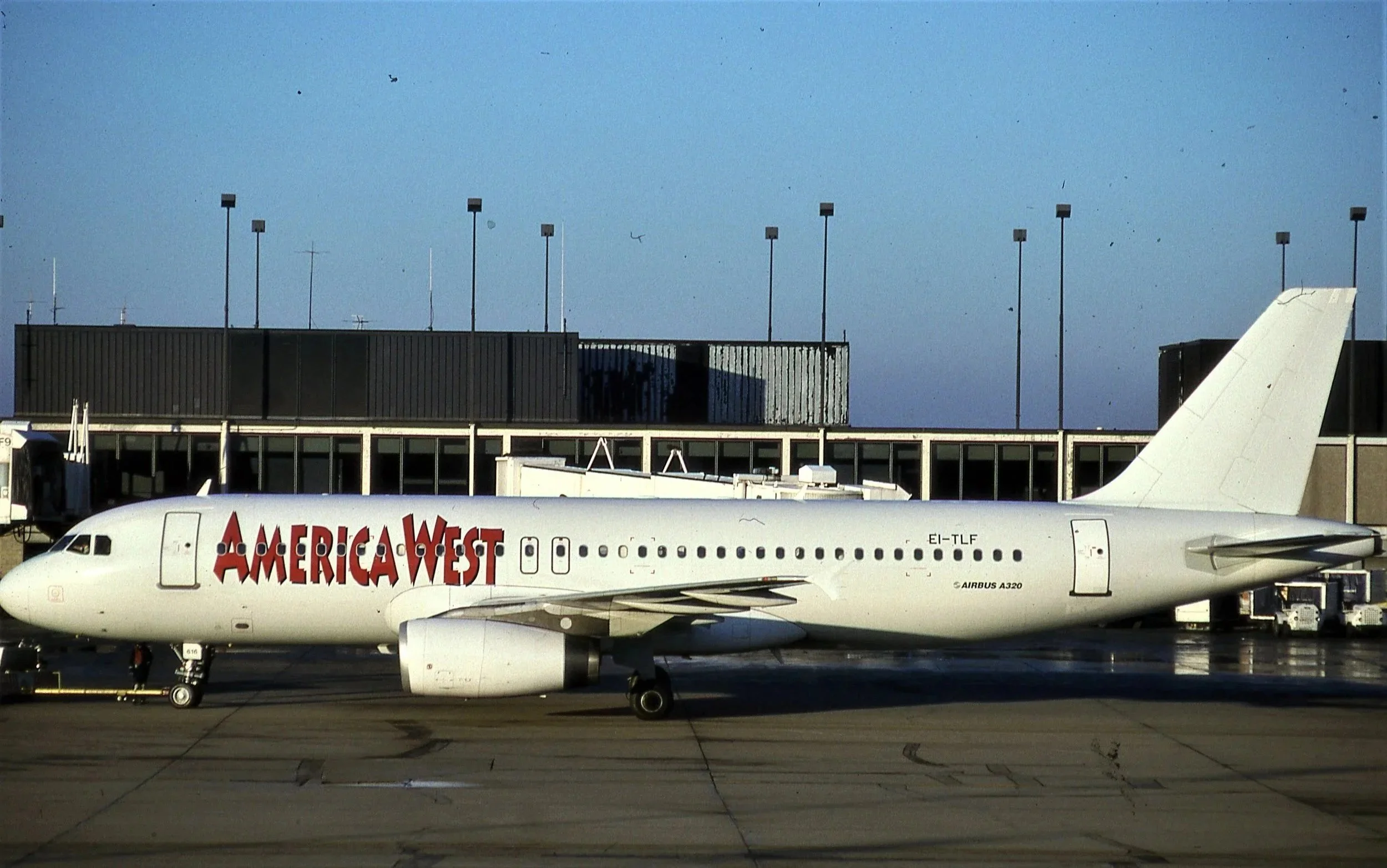 EI-TLF A320 AMERICA WEST WHITE ORD