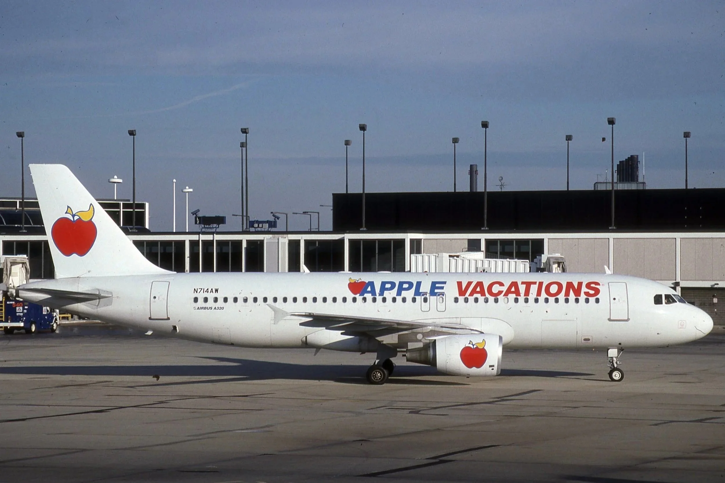 N714AW A320 APPLE VACATION ORD