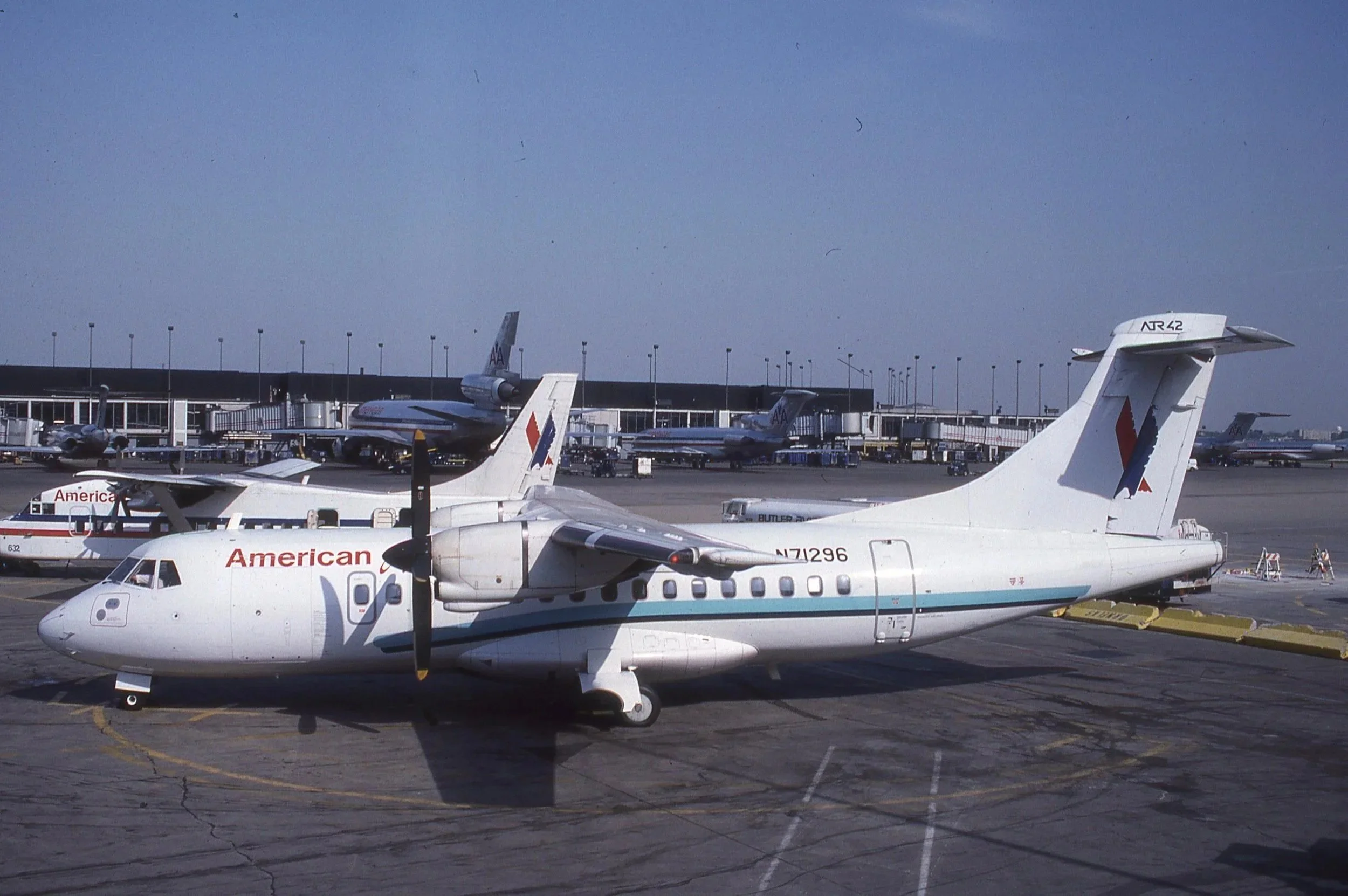 N71286  ATR42 AMERICAN EAGLE