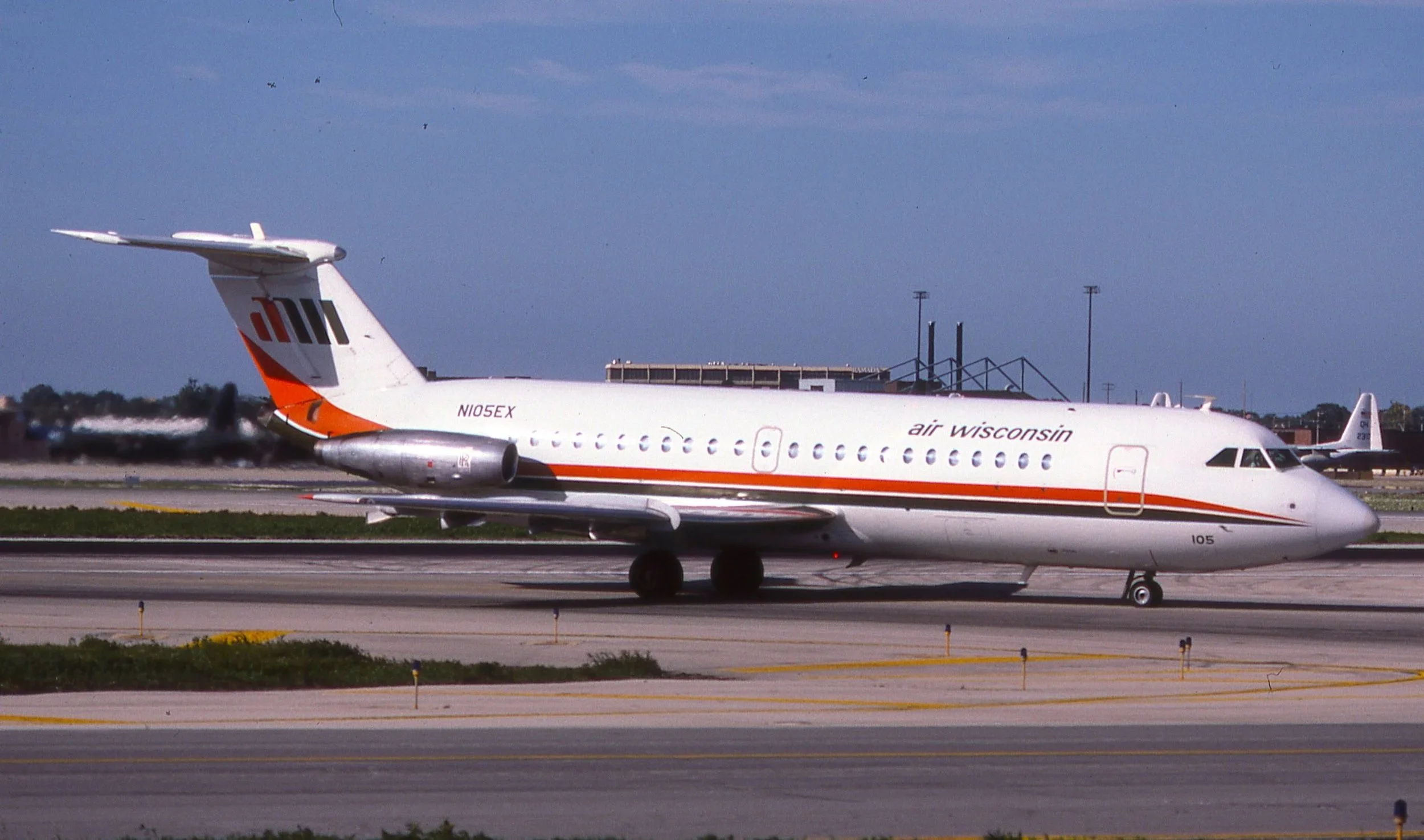 N105EX BAC-111 AIR WISCONSIN ORD