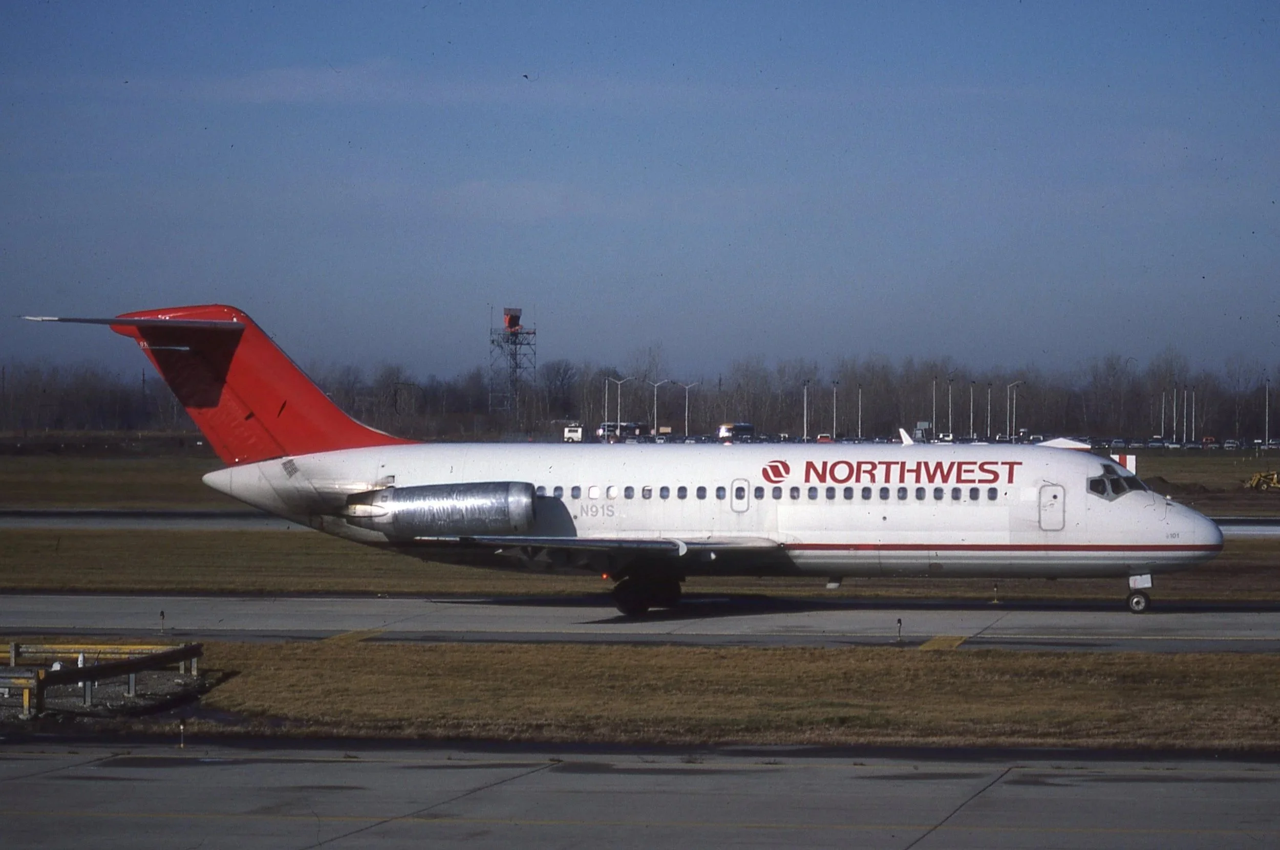 N91S NORTHWES MERGER COLORS DC-9-15 DTW