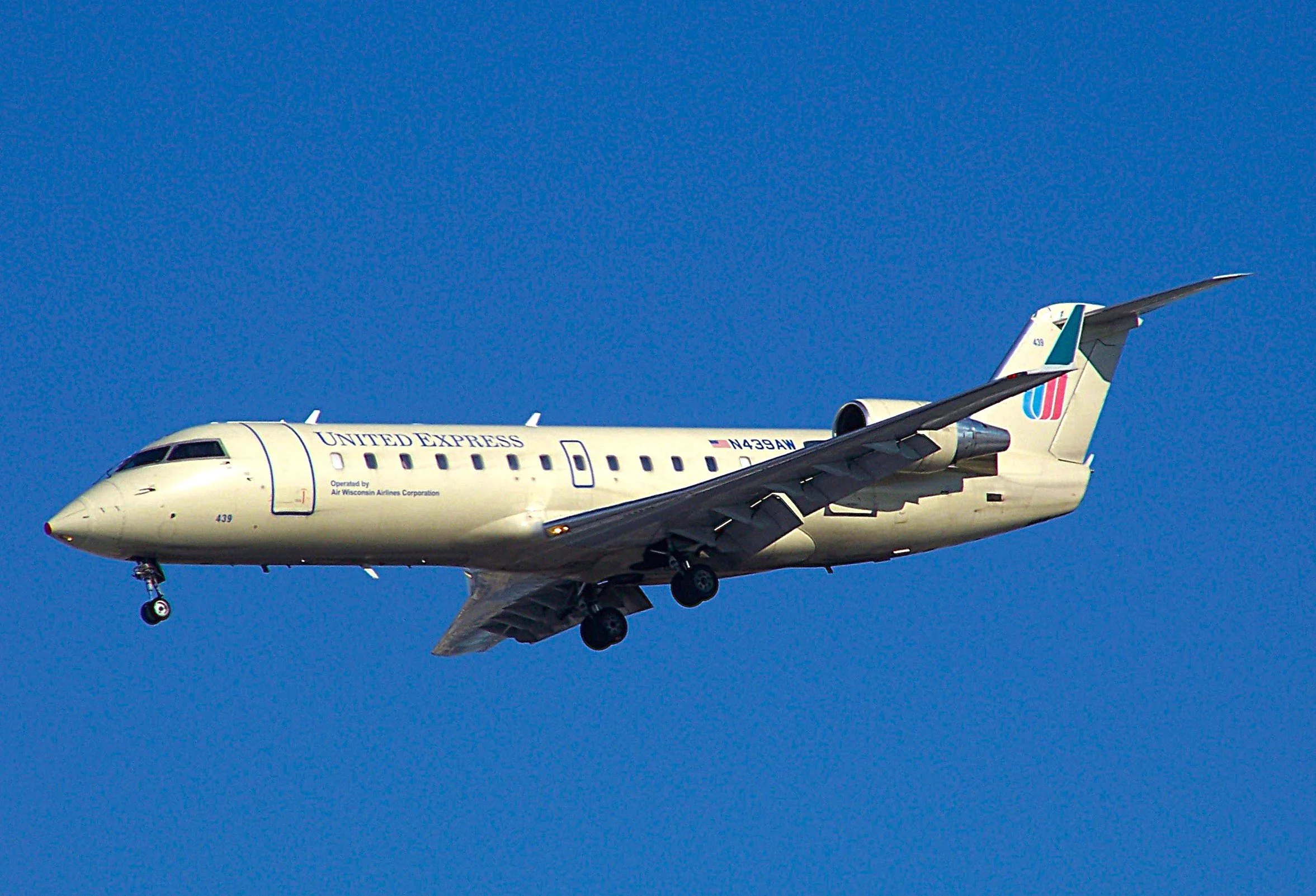 N439AW UNITED EXPRESS CRJ ORD 27L