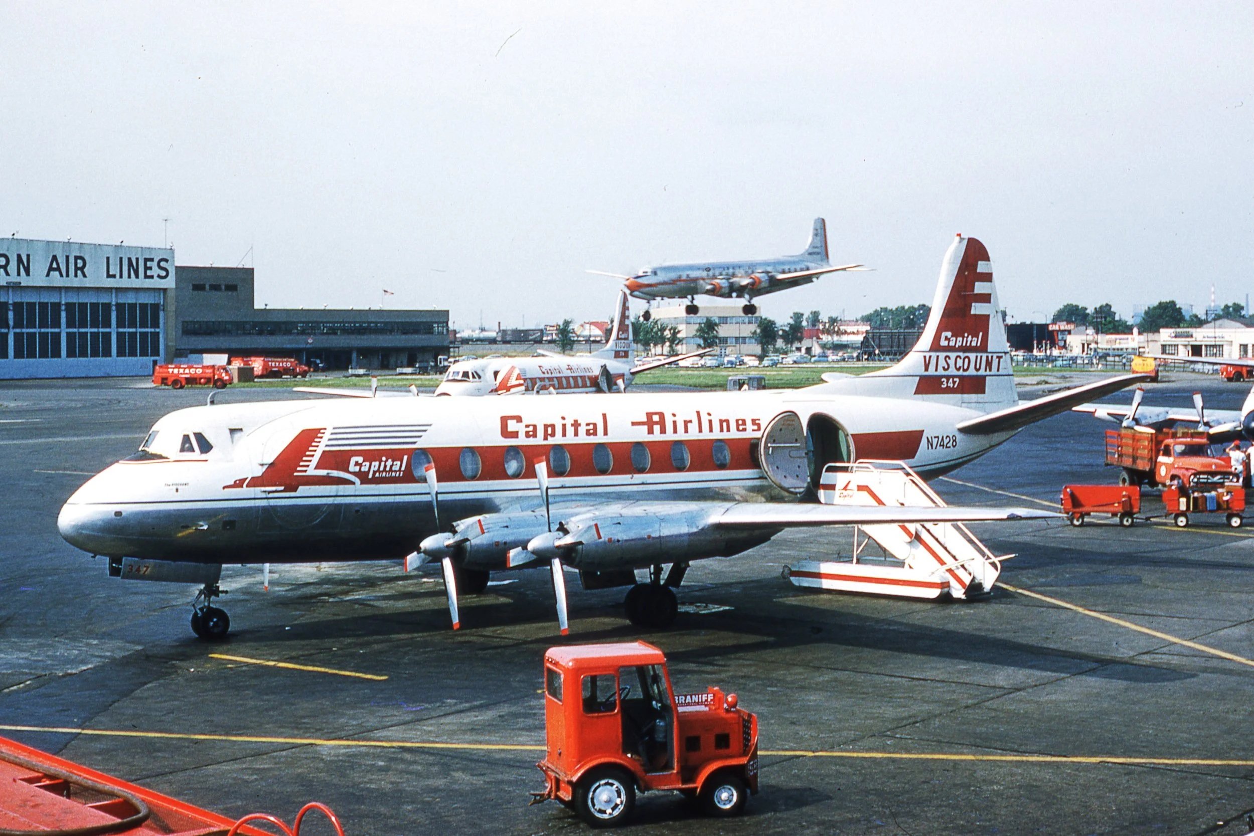 N7428  CAPITAL AIRLINES VISCOUNT 700 MDW