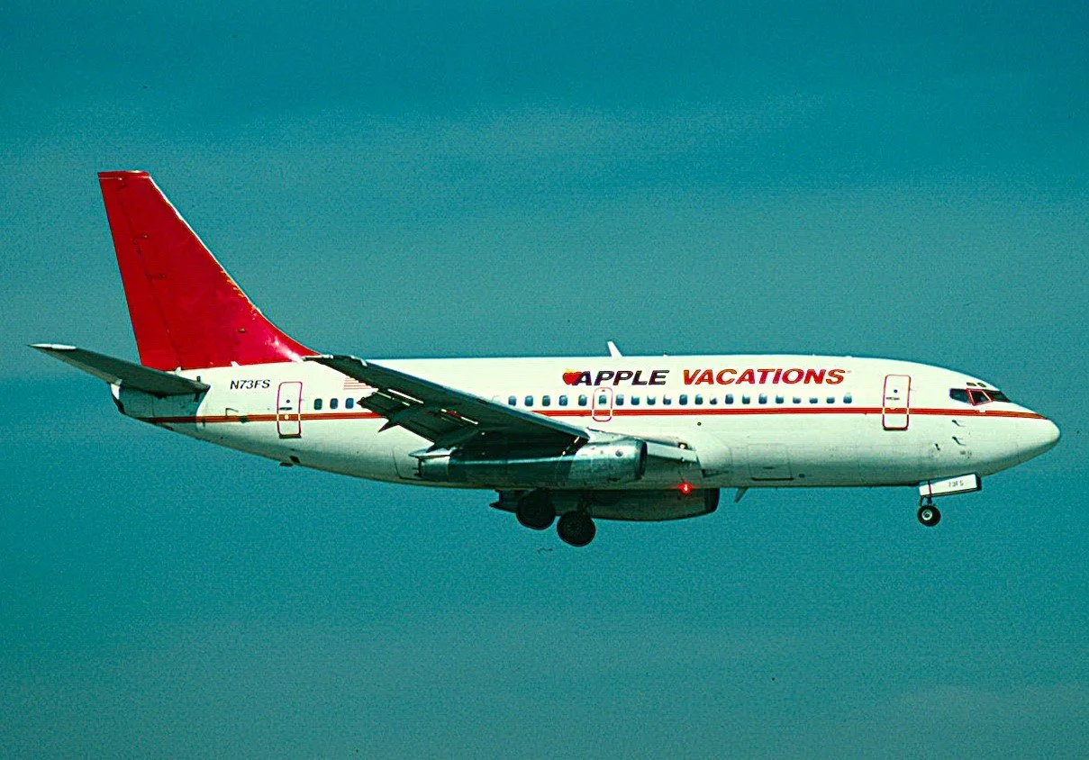 N73FS B,737-200 APPLE VACATION MDW 4R