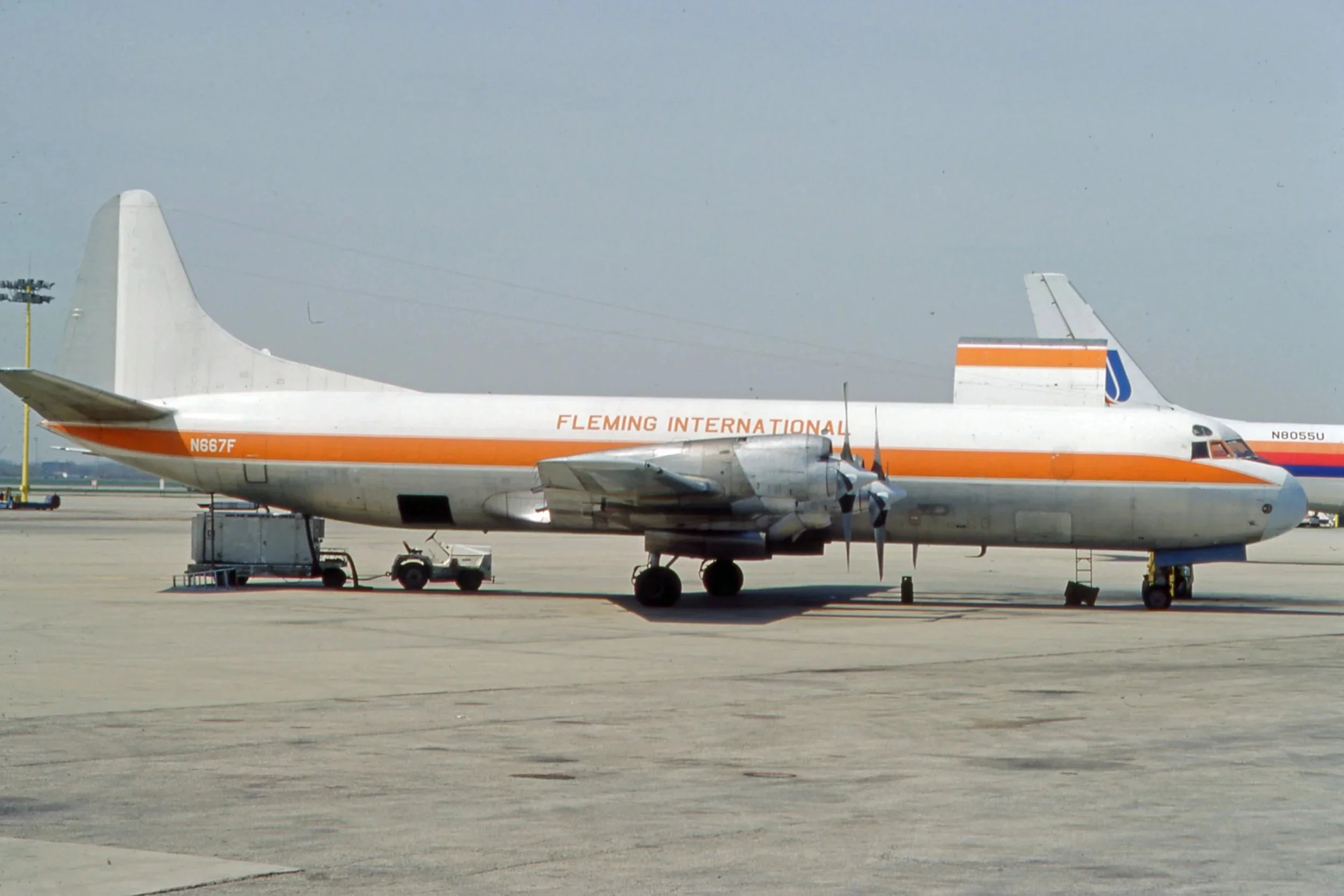 N867F L188F FLEMING INTL TWA CARGO RAMP ORD