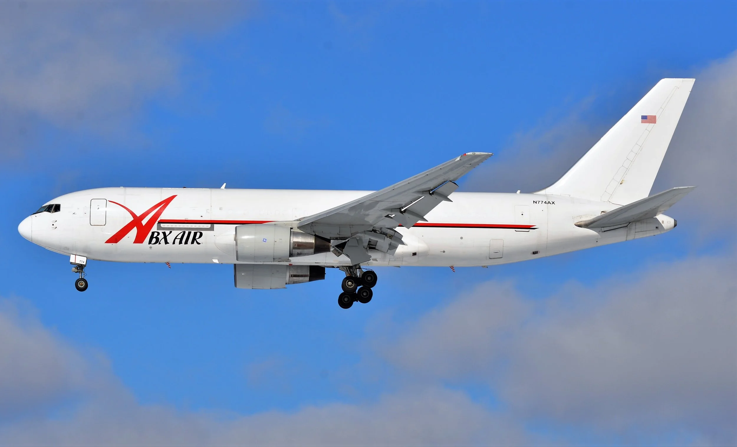 N774AX B767F ABX AIR ORD 28C