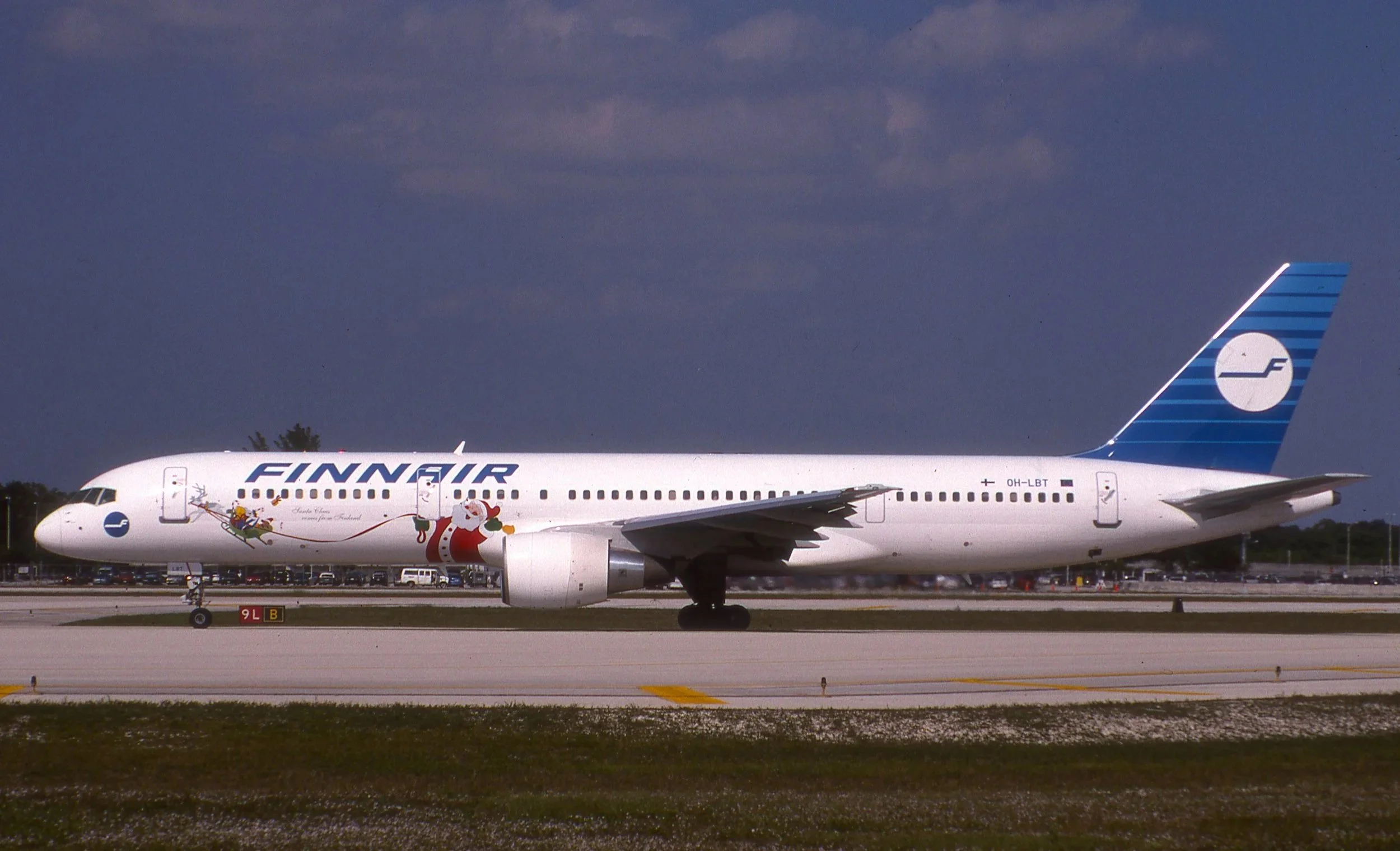 OH-LBT B757-200 FINNAIR SANTA COLORS FLL