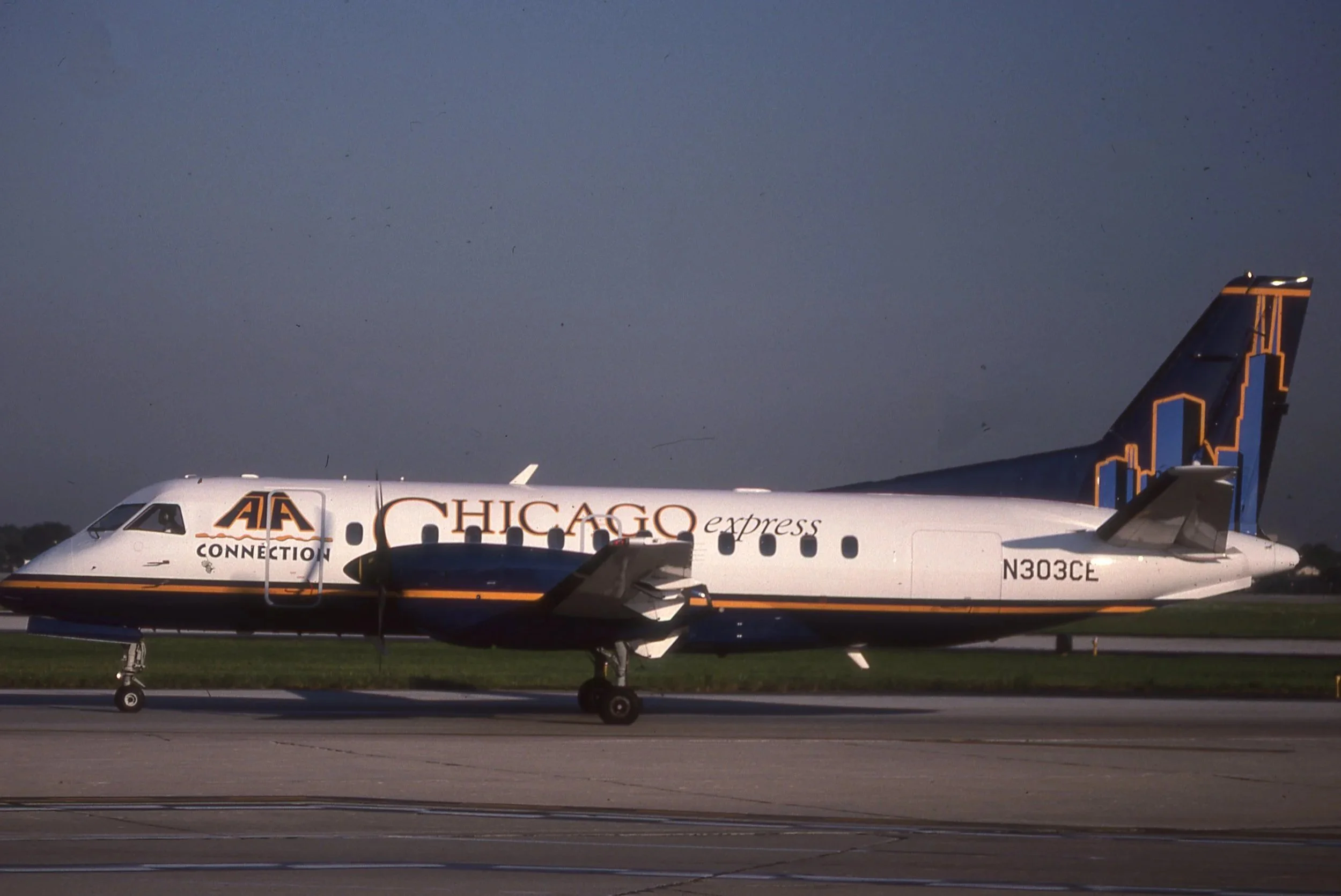 N303CE SAAB 340 CHICAGO EXPRESS MDW