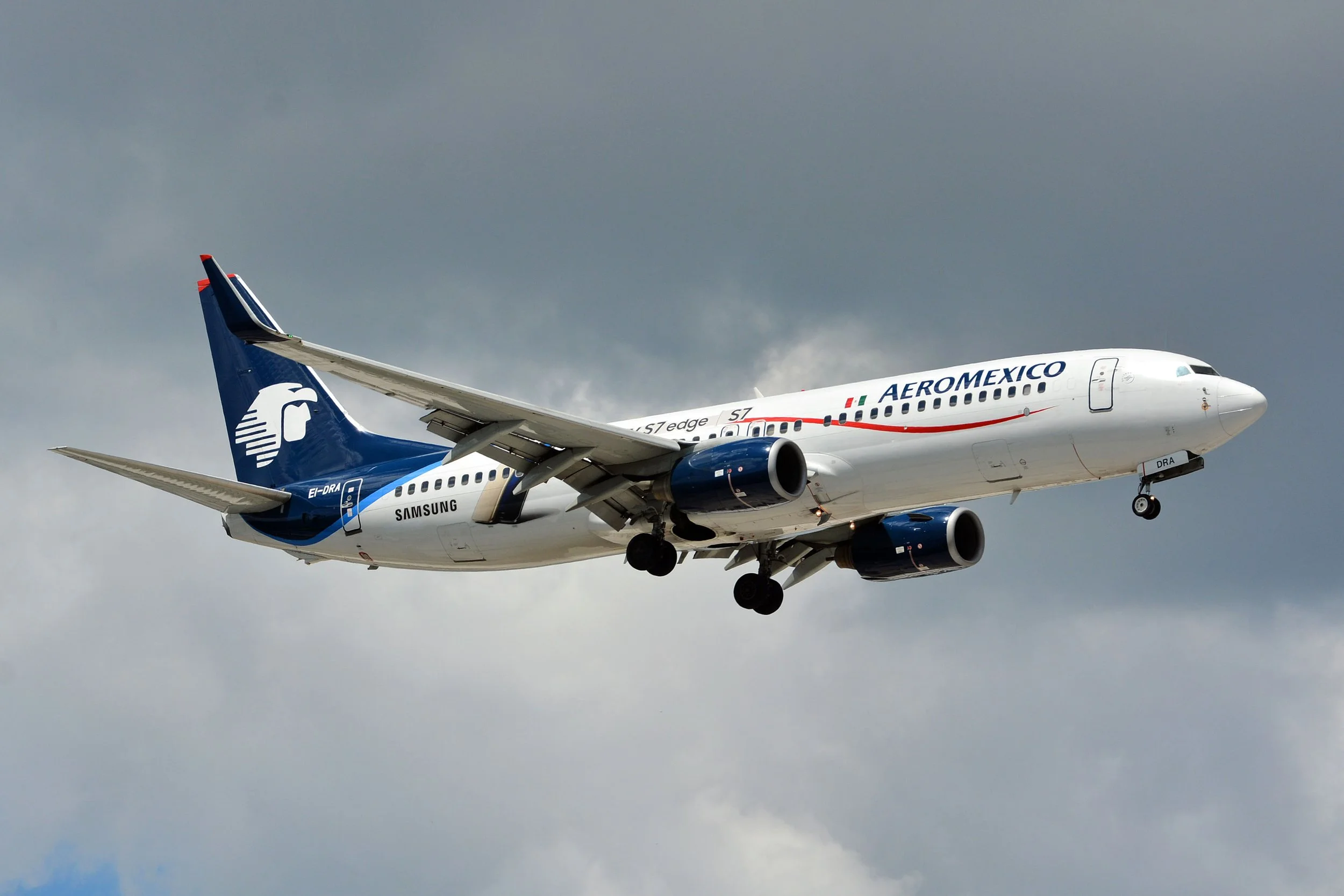 EI-DRA B737 CAMSUNG COLORS ORD 10C
