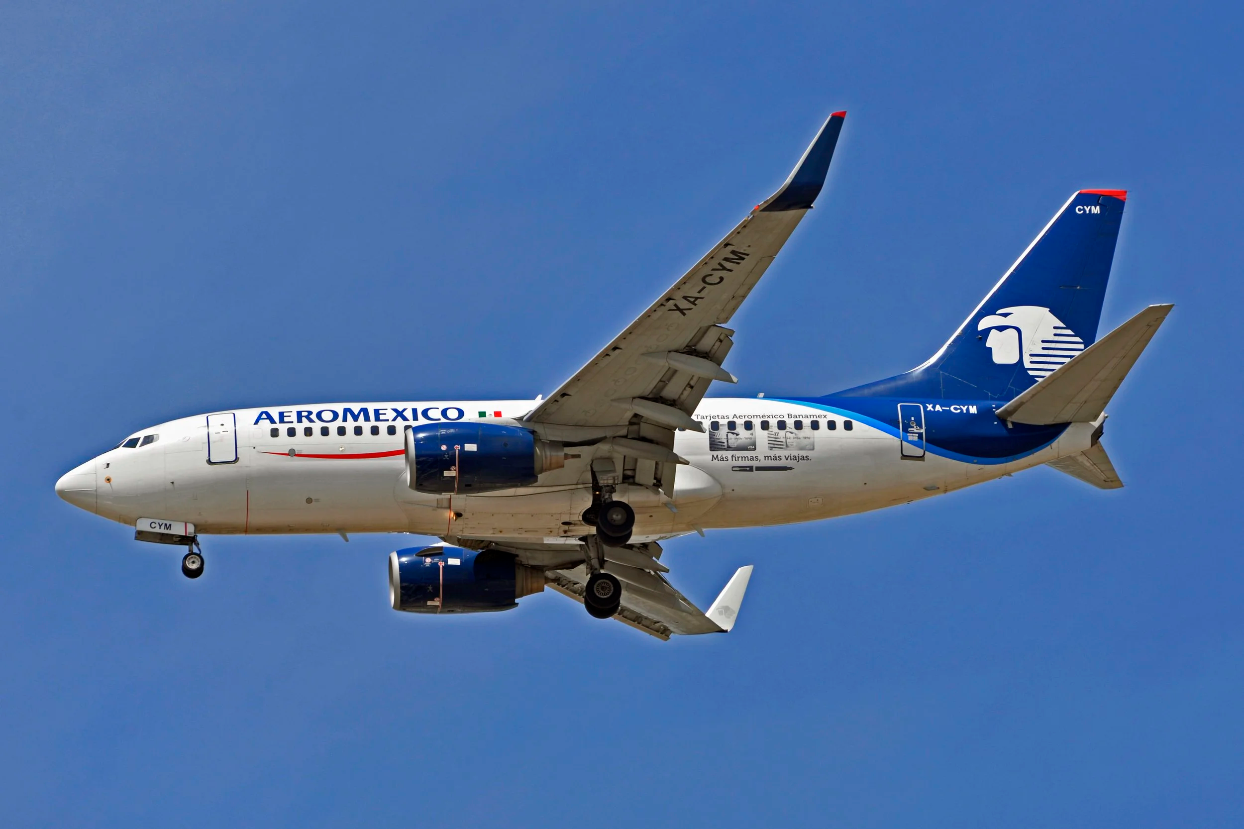 XA-CYM B737 AEROMEXICO VIASA CARD ORD 27L