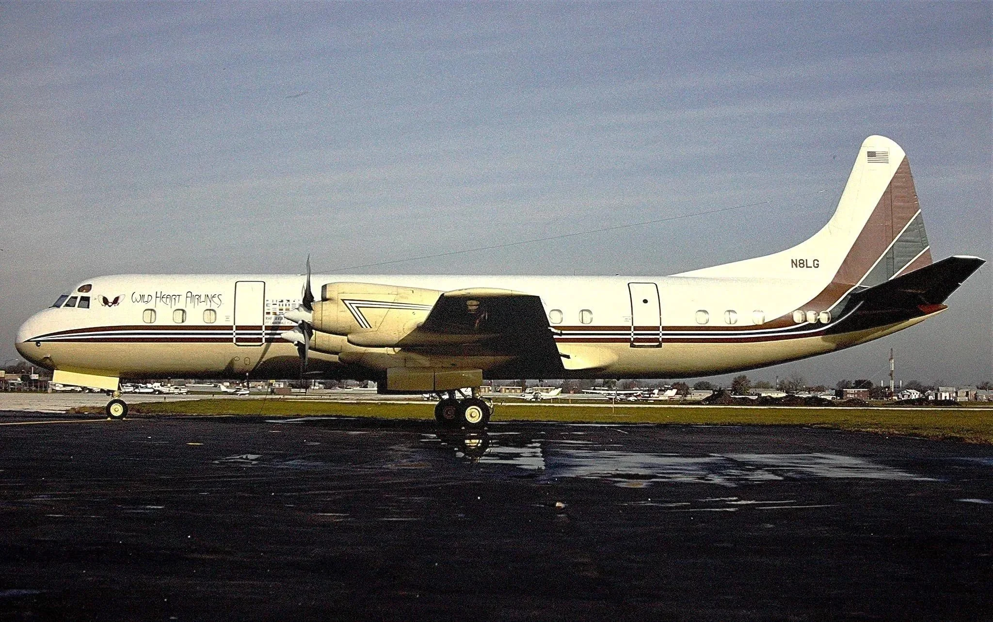 N8LG L188 WILD HEART AIRLINES MDW