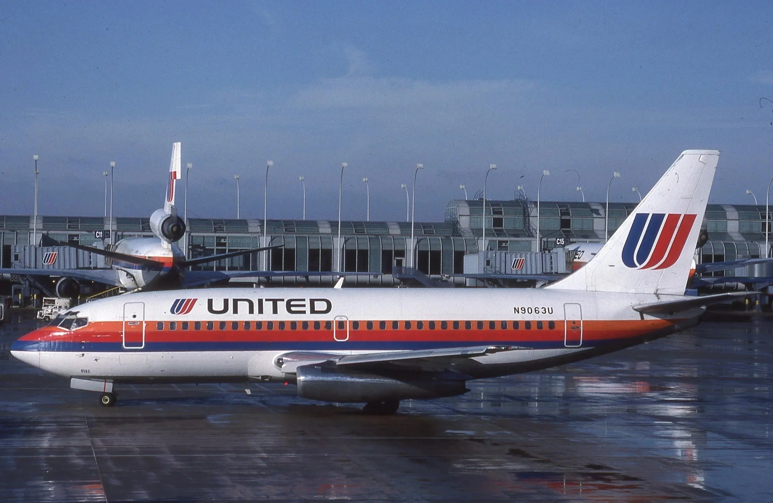 M9063U B737-200 UNITED ORD