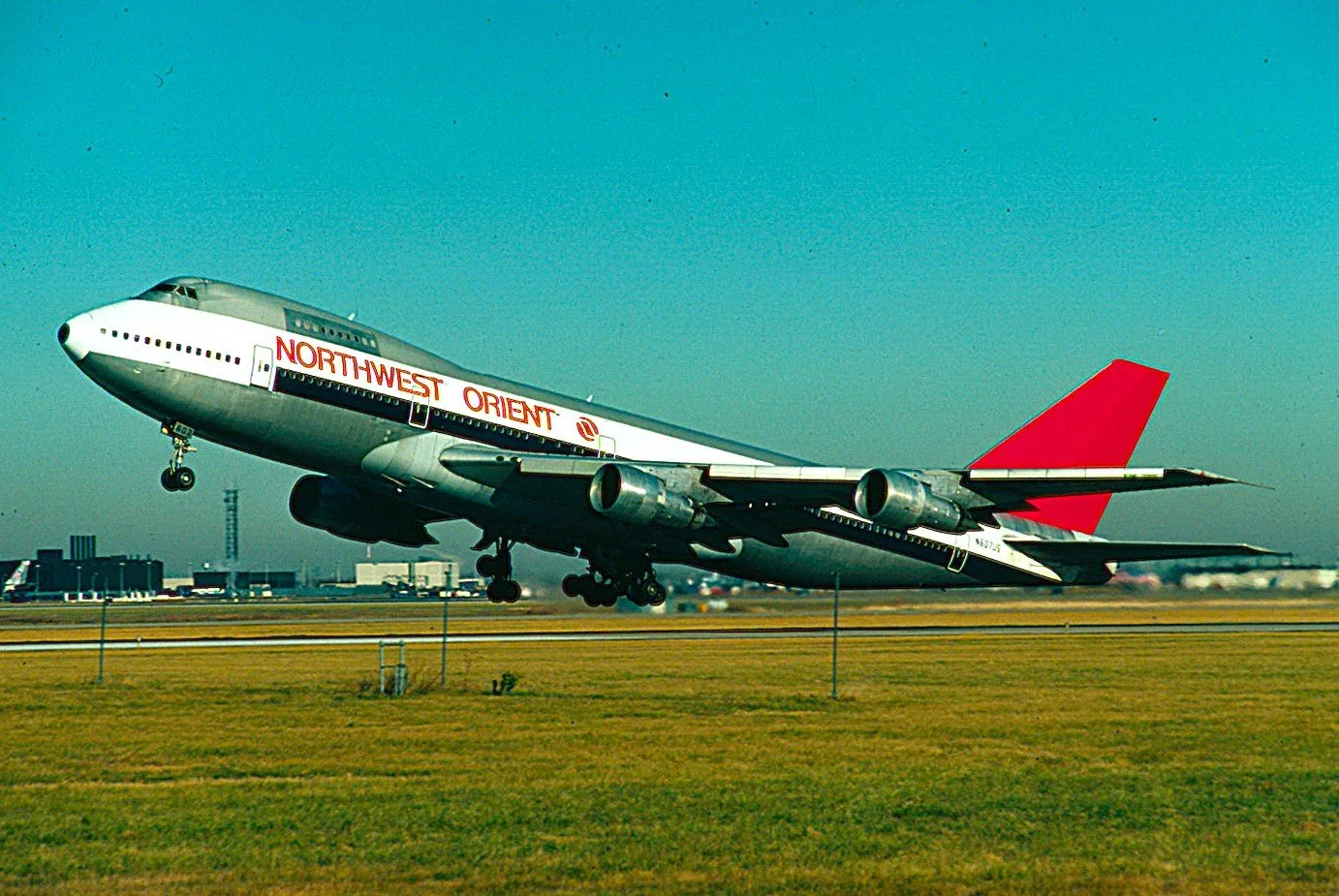 N607US B747 NORTHWEST ORIENT DEPARTING 22L ORD