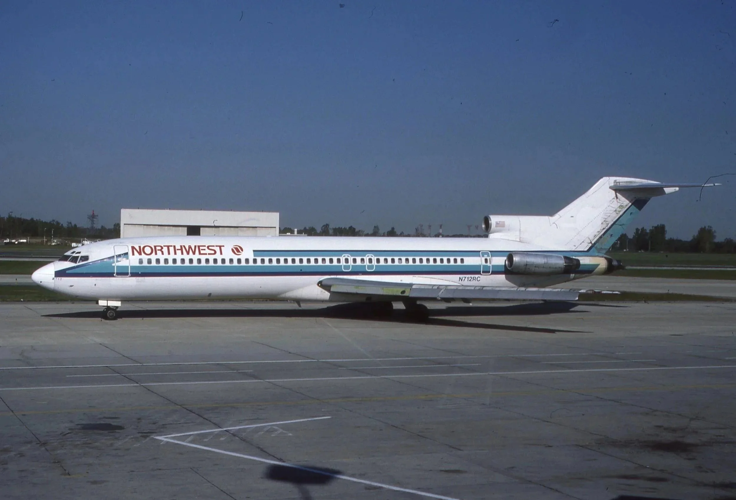 N712RC NORTHWEST B.727-200  MERGER COLORS DTW



































RC