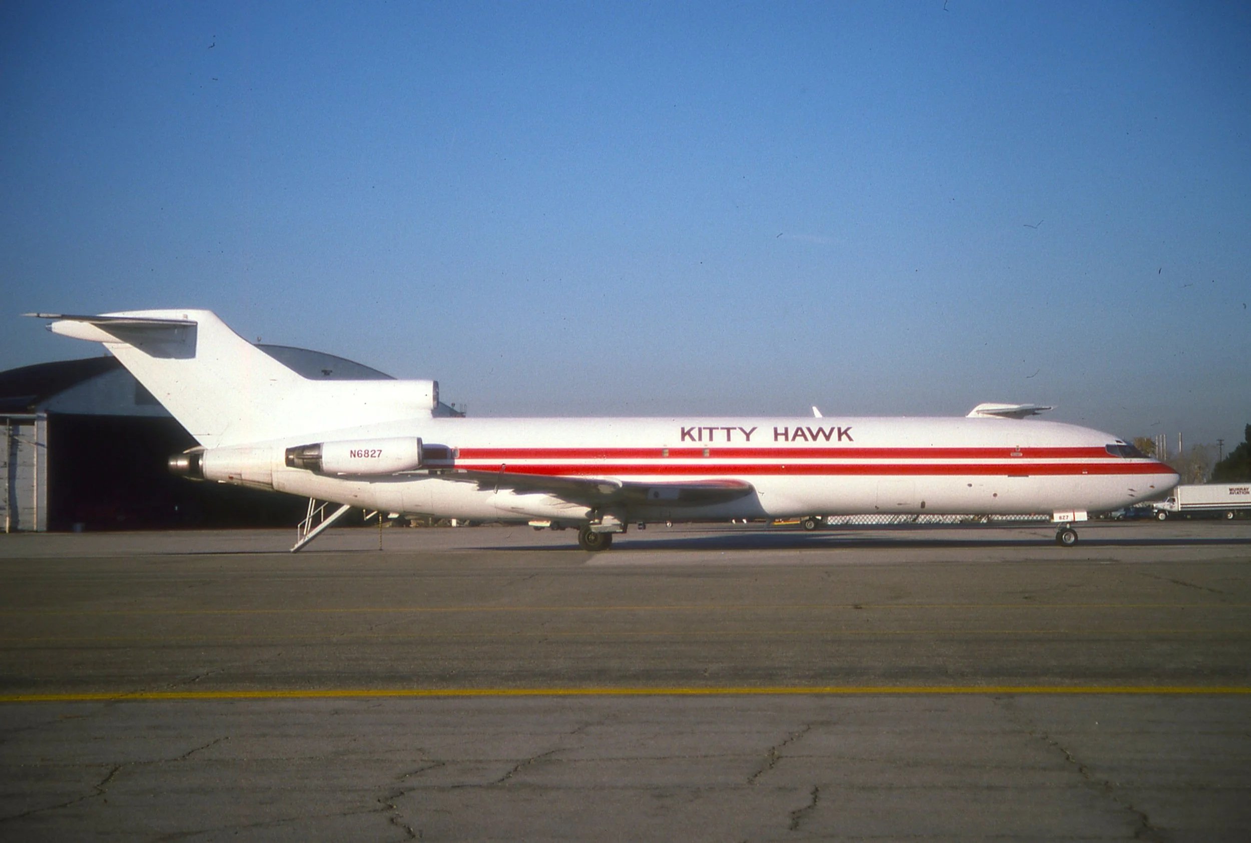 N6827 B727-200F KITTYHAWK YIP
