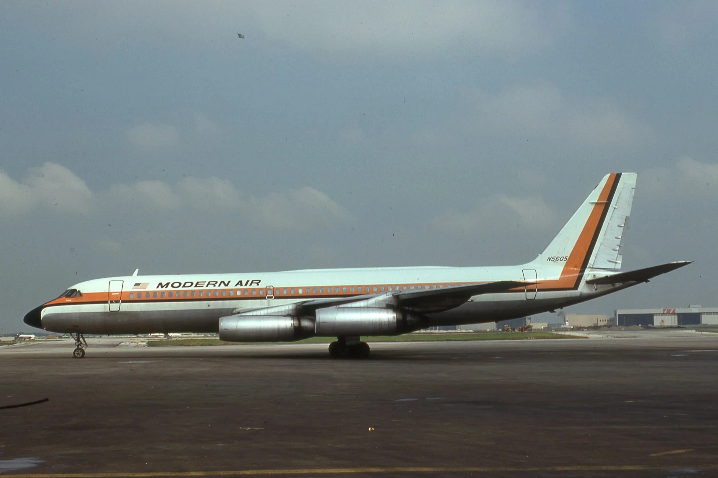 N5605  CV990 MODERN AIR BUTLER NORTH RAMP ORD