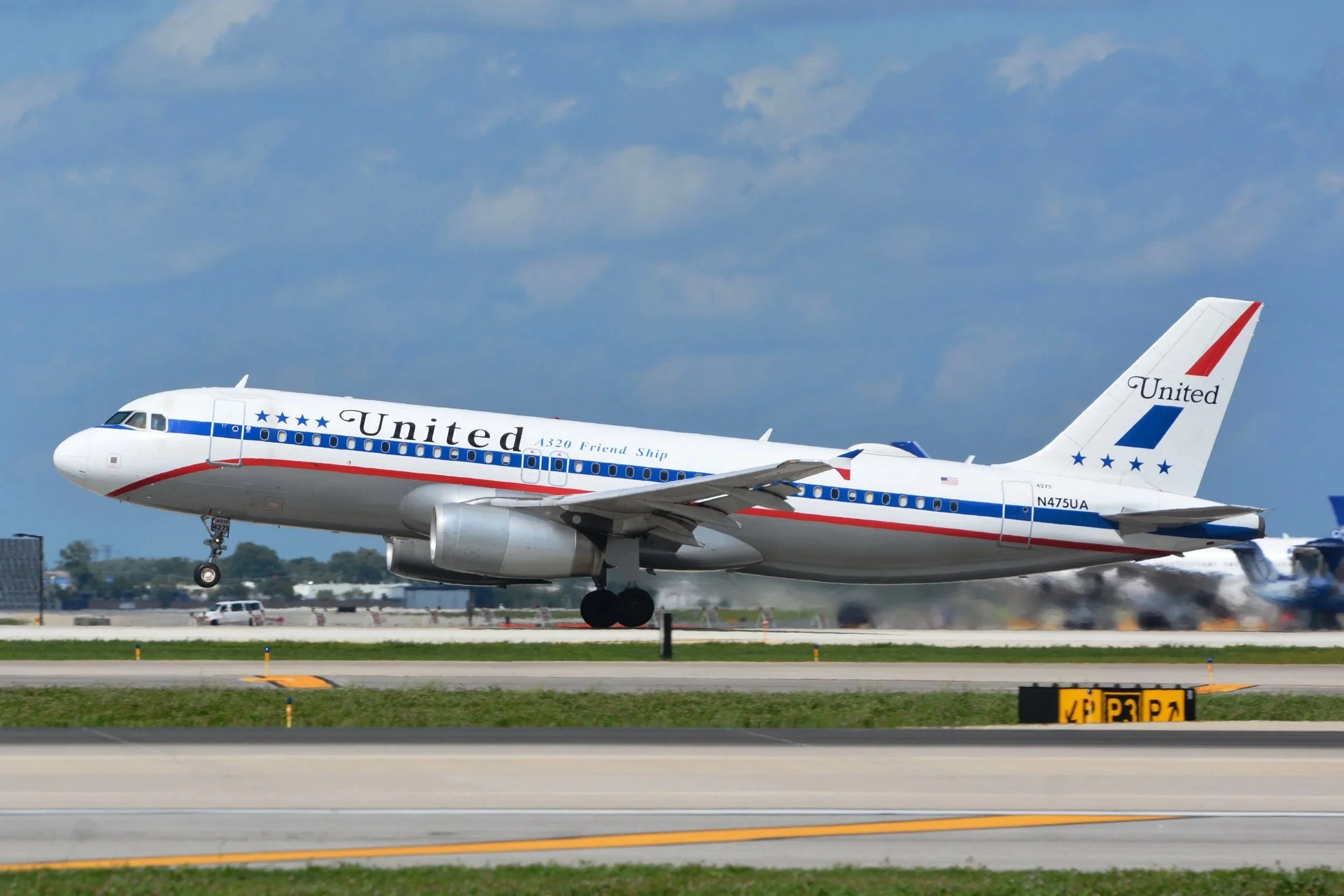 N475UA A320 UNITED RETRO 27L