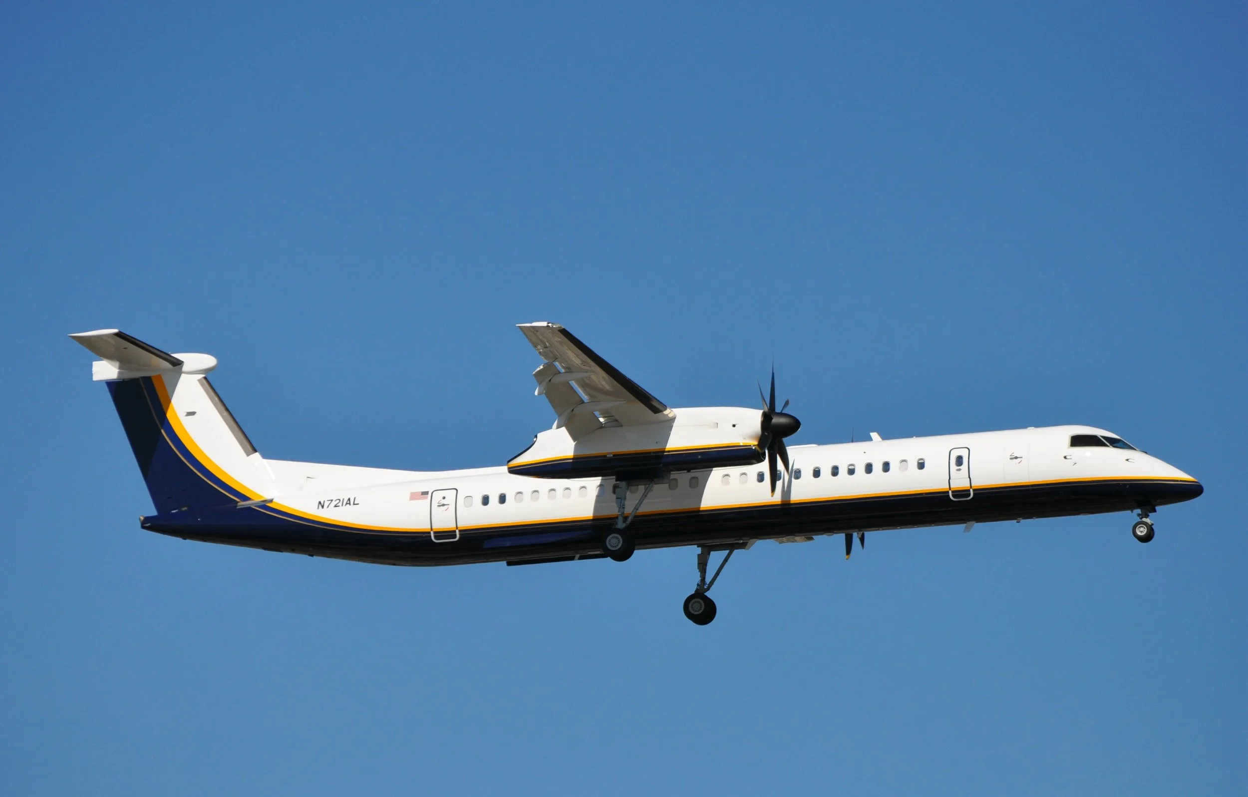 N731AL DASH 8 DEPT OF JUSTICE MIDWAY 4R