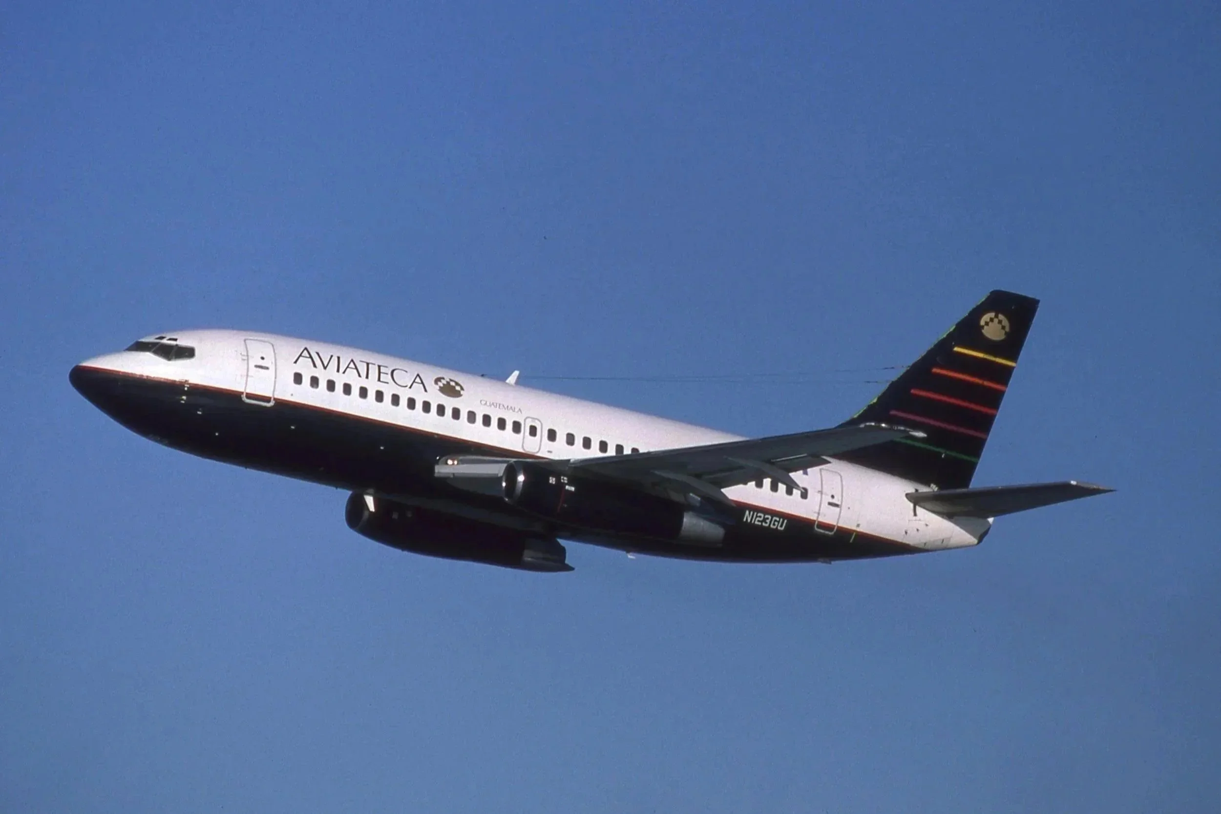 N123GU B737-200 AVIATCA DEPARTING 22L ORD