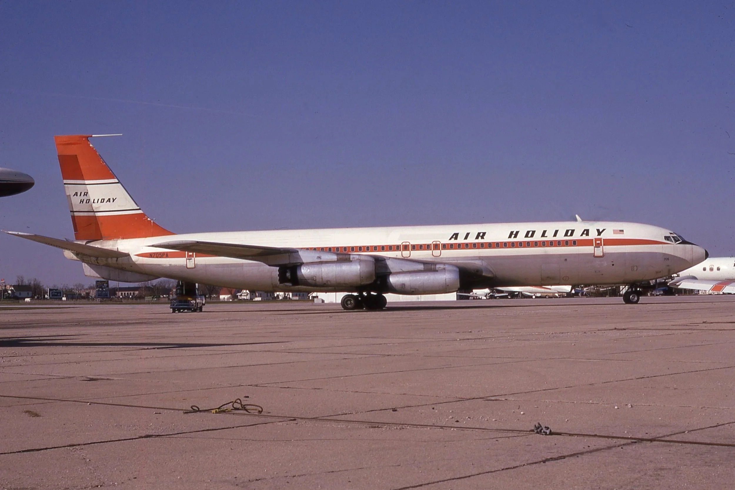 N705PA B707 AIR HOLIDAY MIA
