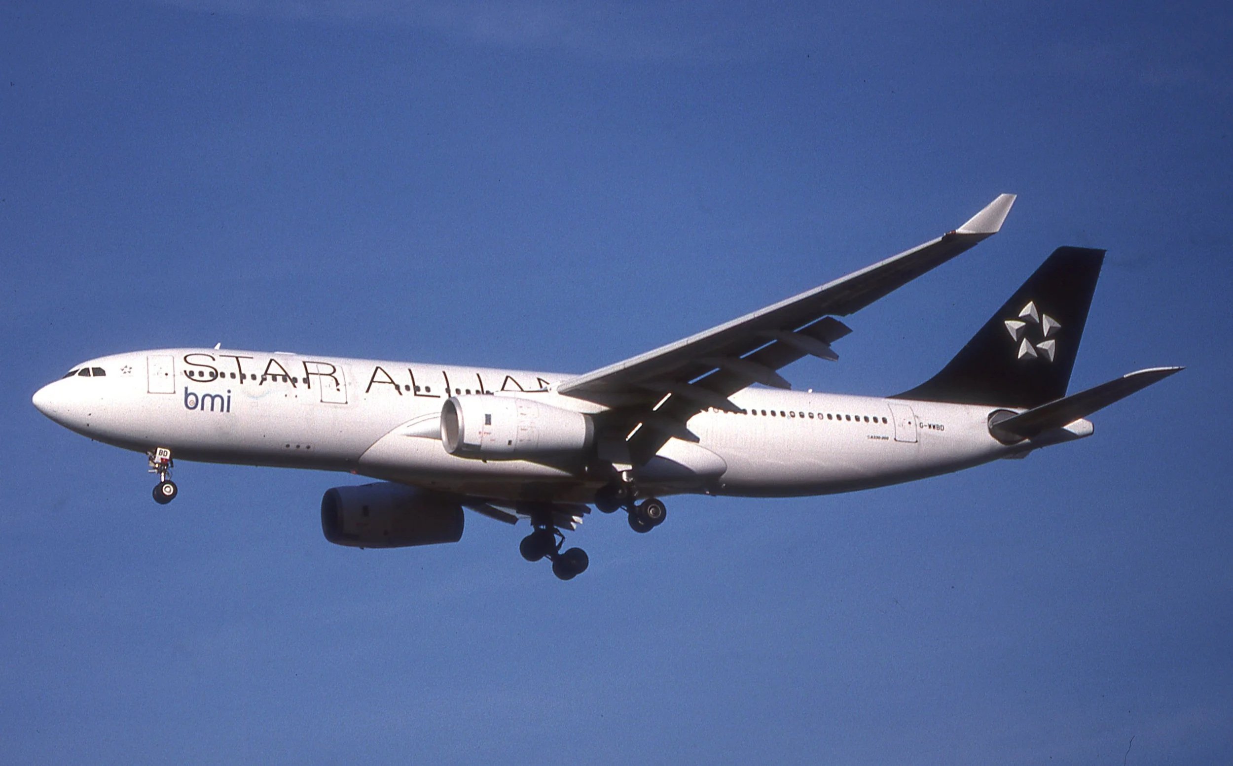 G-WWBQ A330 BMI STAR ALLIANCE 27L ORD