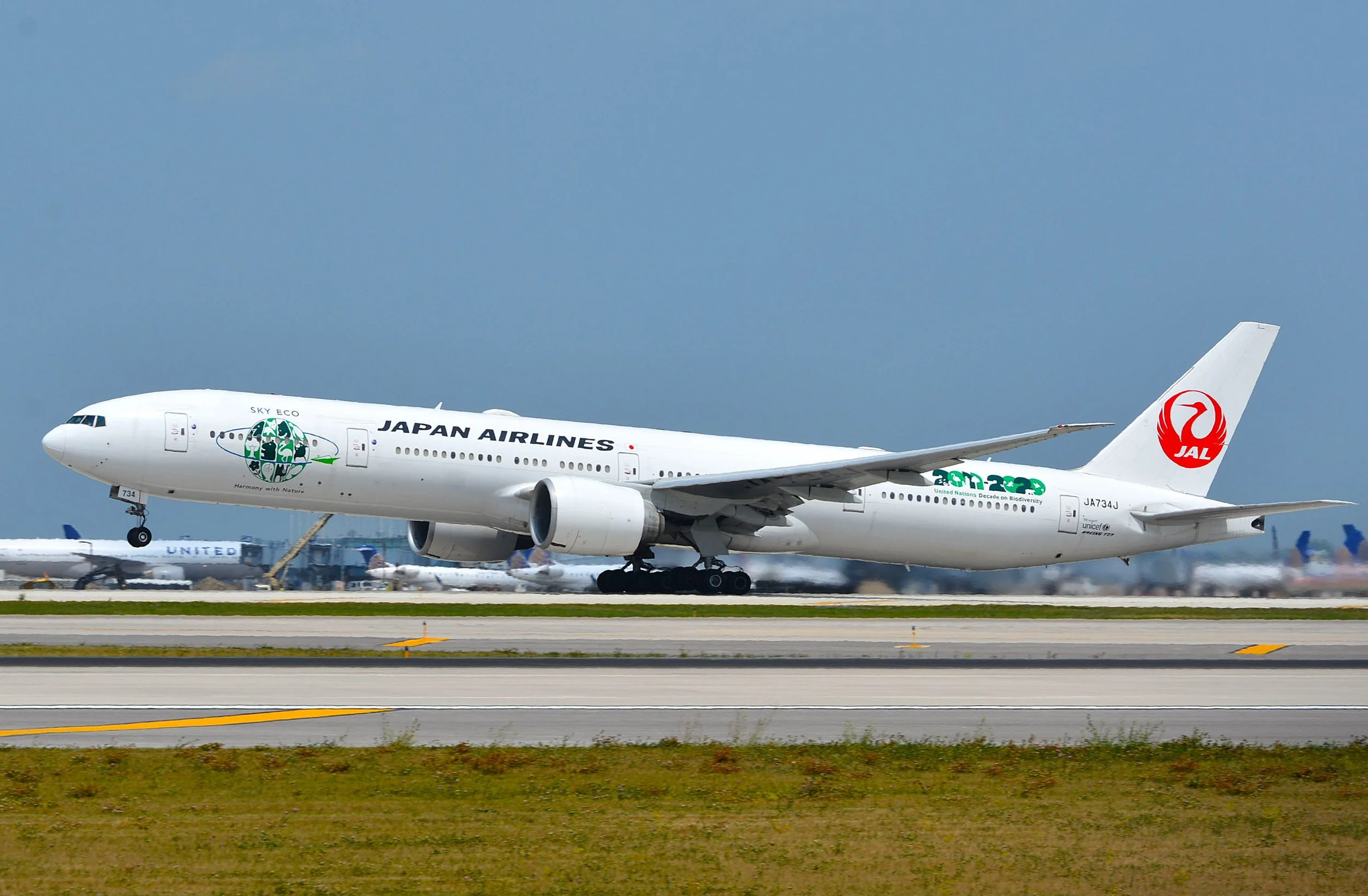 JA734J B777-300 JAL SPECIAL COLOR ORD 27L