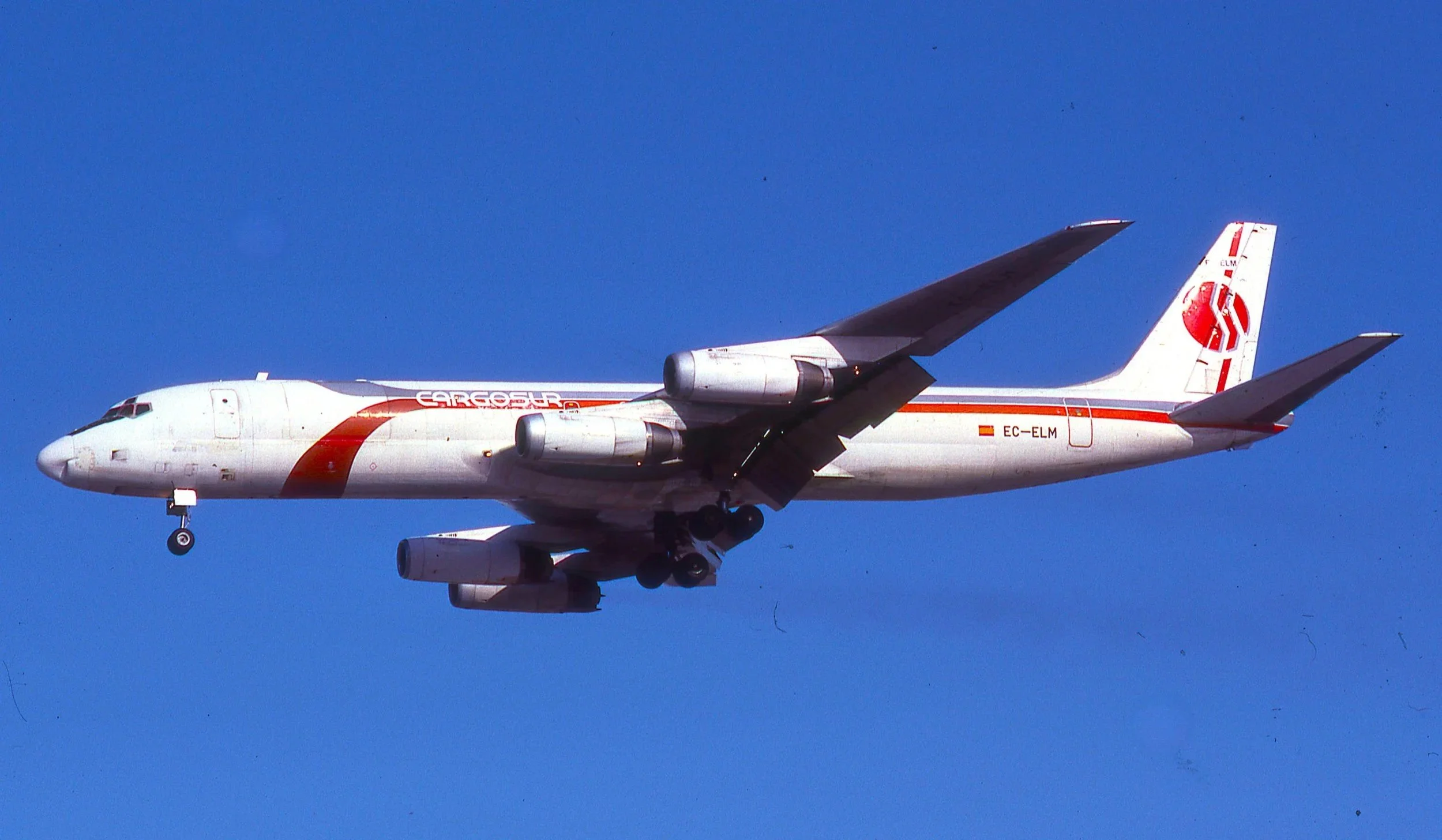 EC-ELM DC-8-62F CARGOSUR ORD 27L