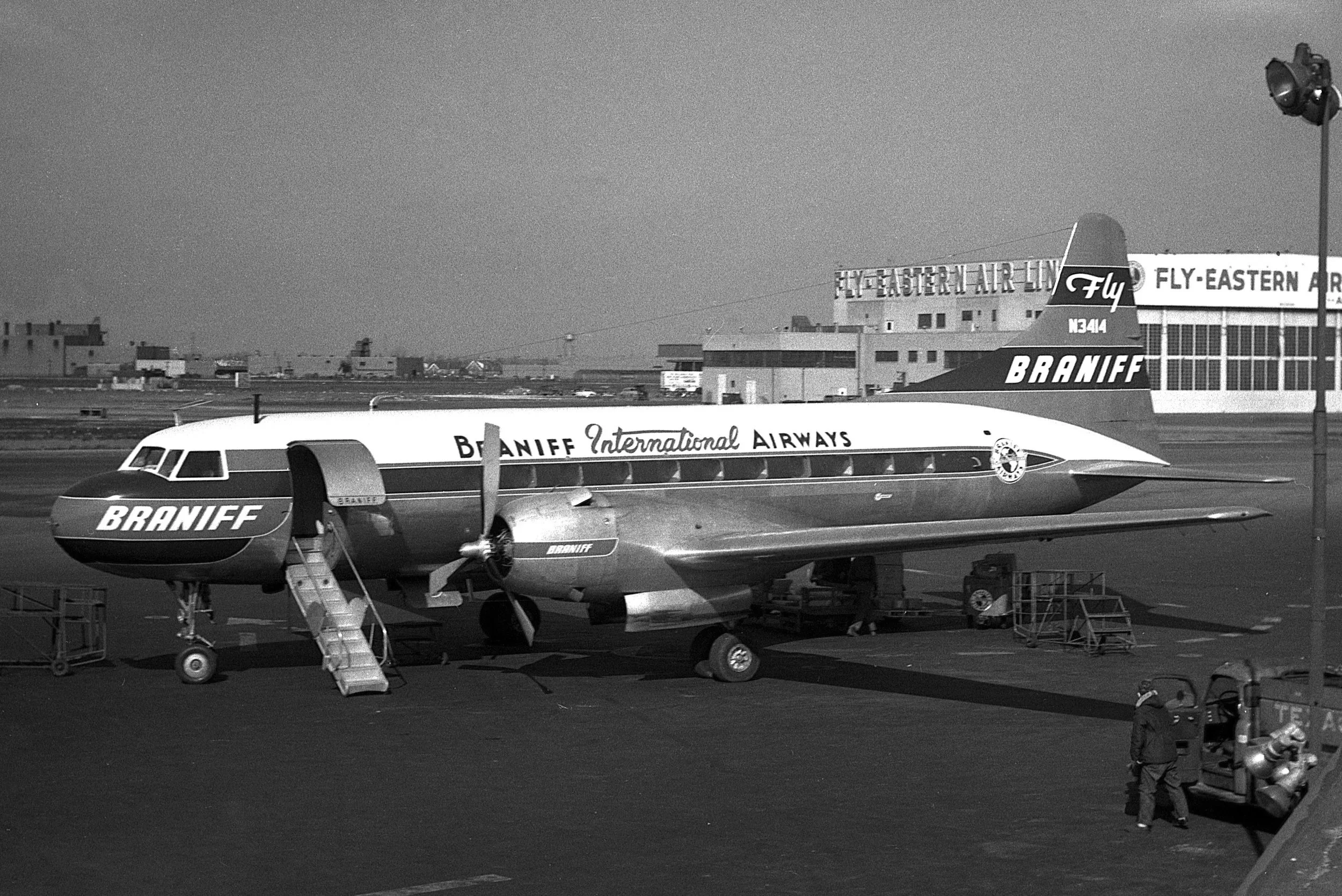 N3414 CONVAIR BRANIFF MDW
