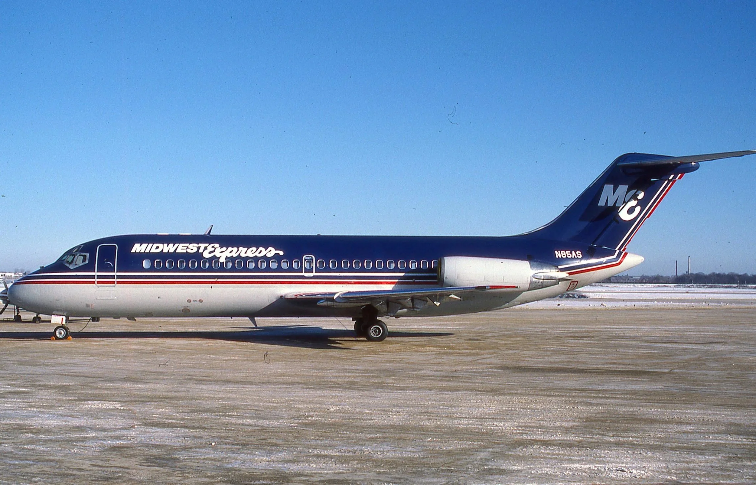 N65AS DC9-10 MIDWEDT EXPRESS MKE