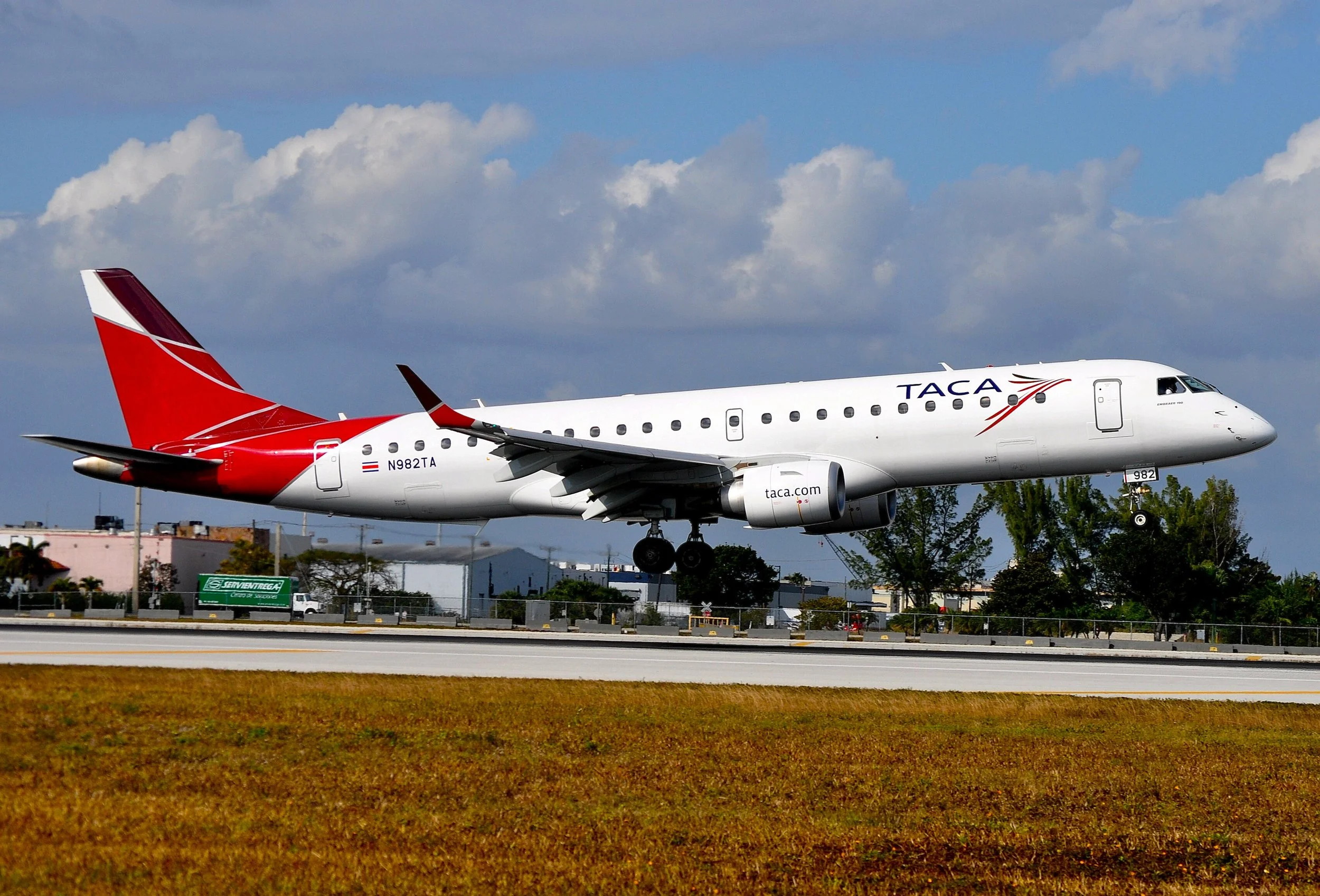 N982TA TACA ENB170 LANDING MIA