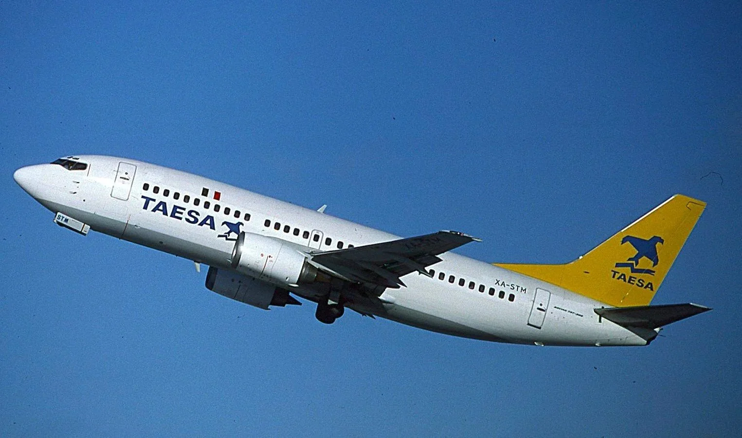XA-STM B737 TAESA DEPARTING ORD 22L