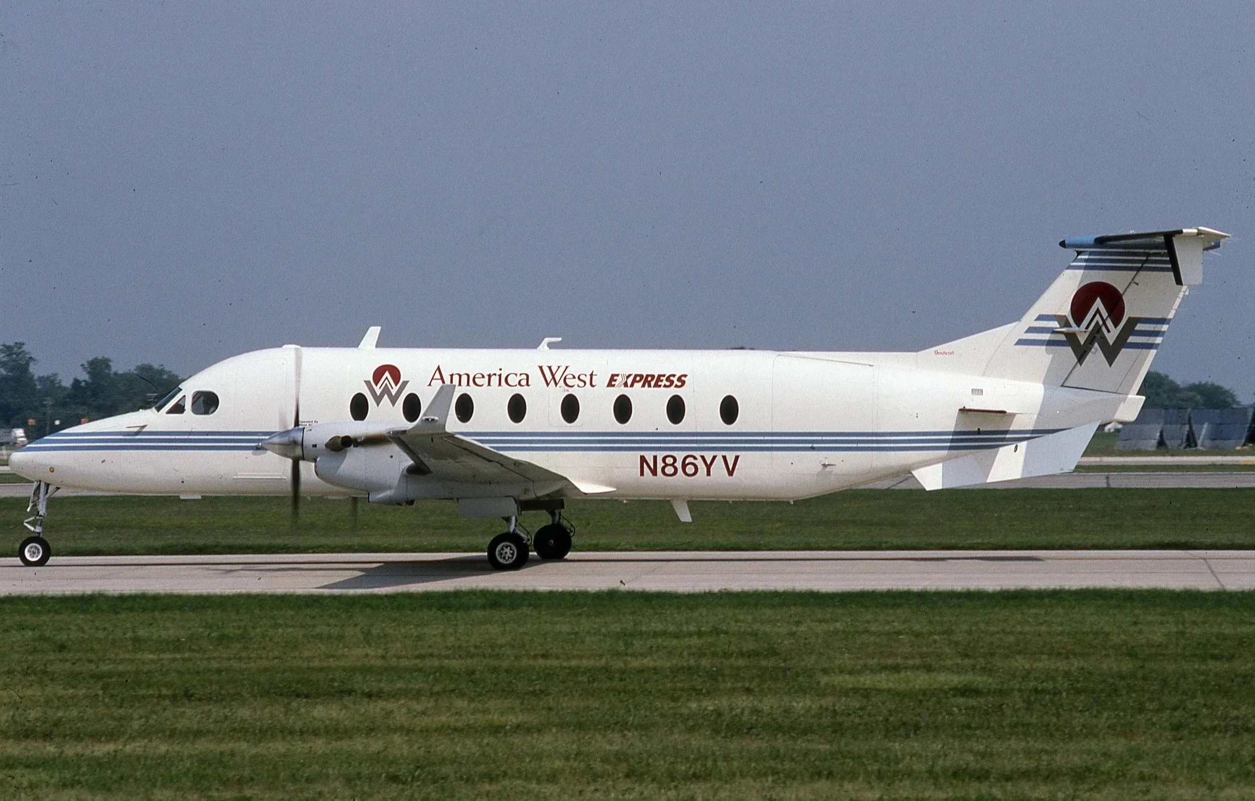 N86YV B1900D AMERICA WEST EXPRESS DTW